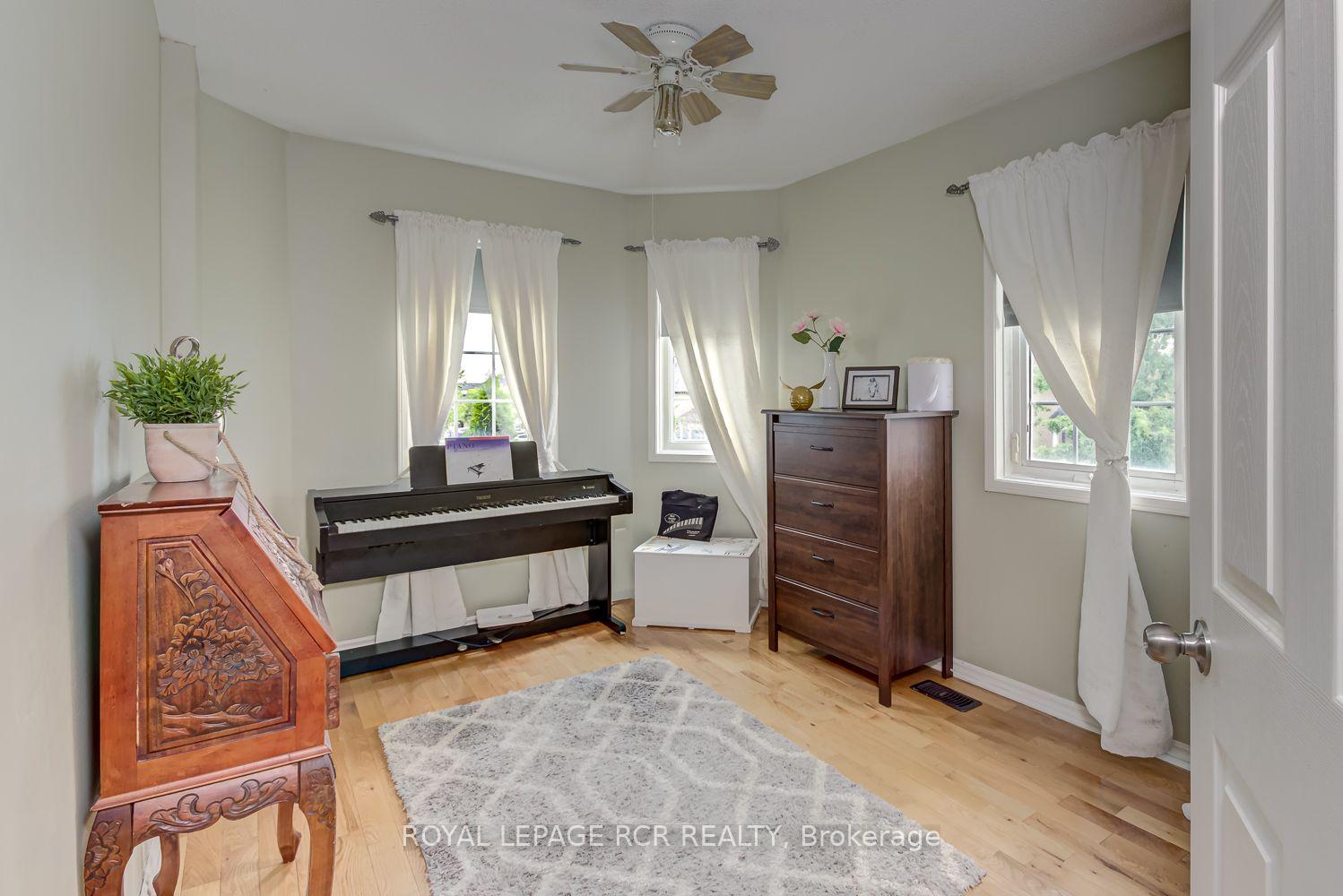 Photo 21 of 13 Silvervalley Drive, Caledon, Bolton North — HOMEH