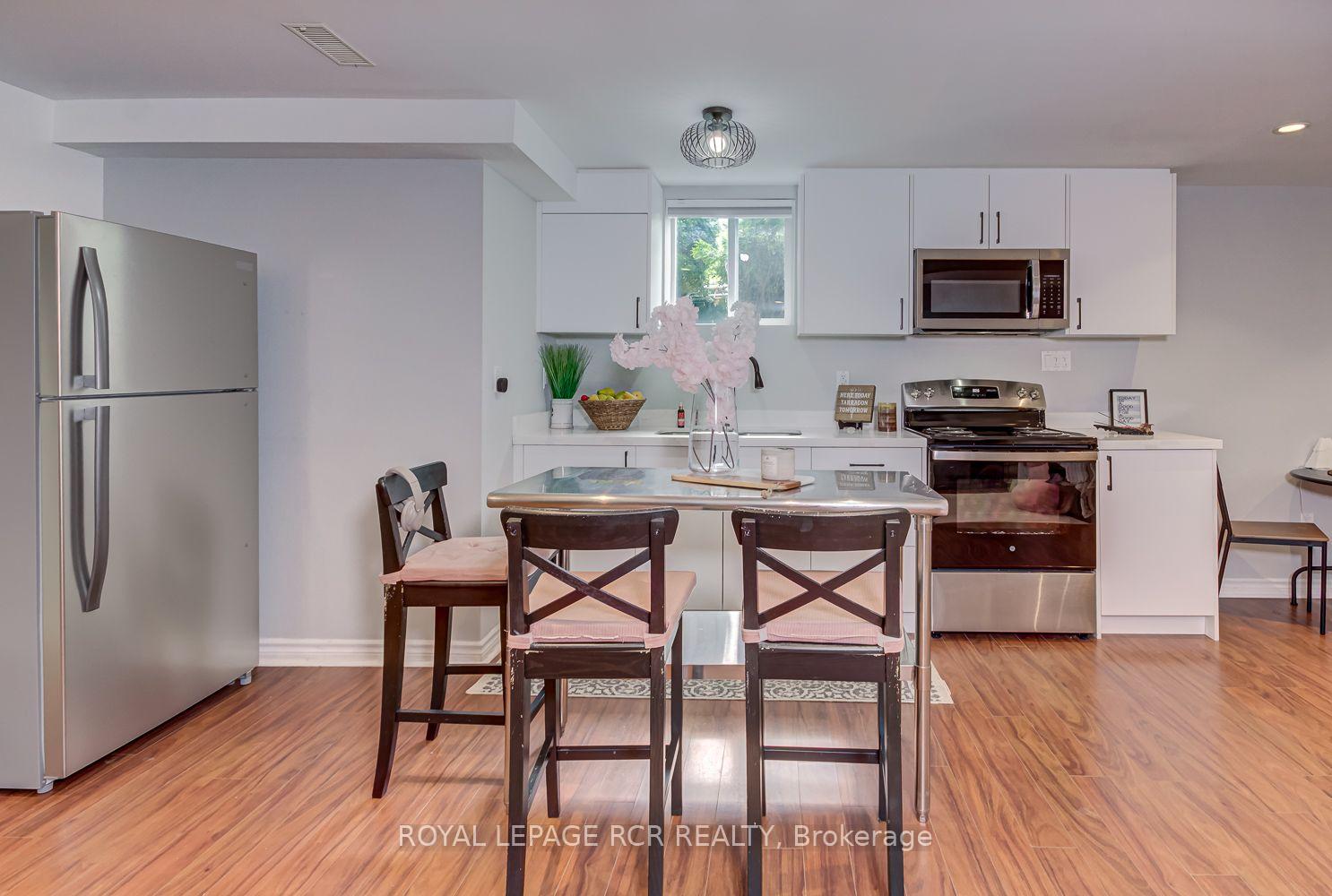 Photo 24 of 13 Silvervalley Drive, Caledon, Bolton North — HOMEH