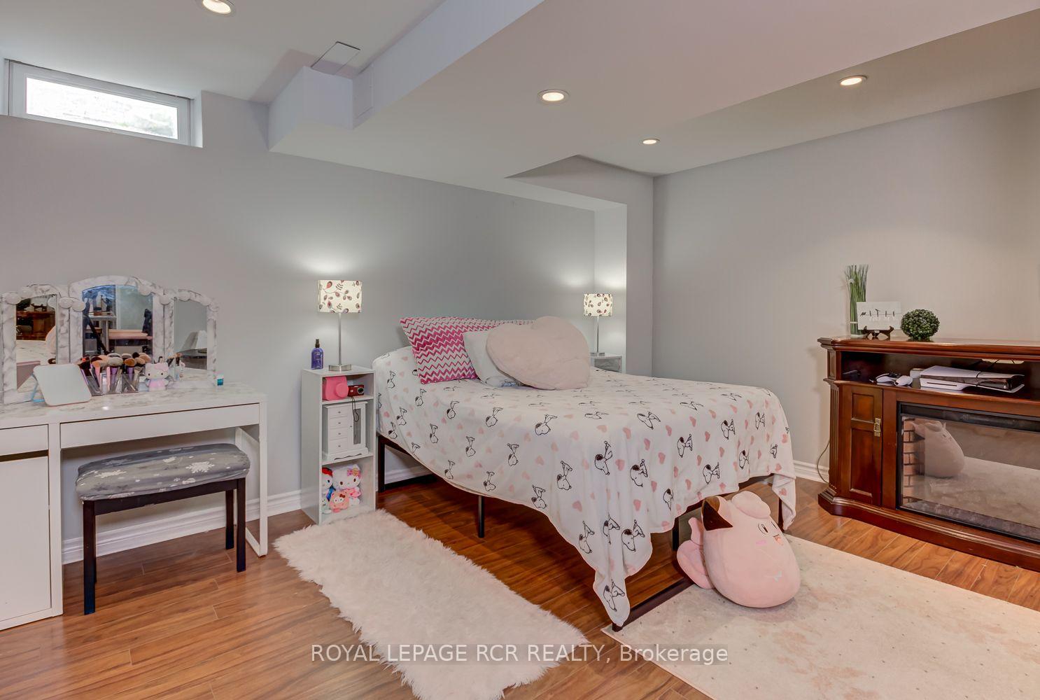 Photo 26 of 13 Silvervalley Drive, Caledon, Bolton North — HOMEH