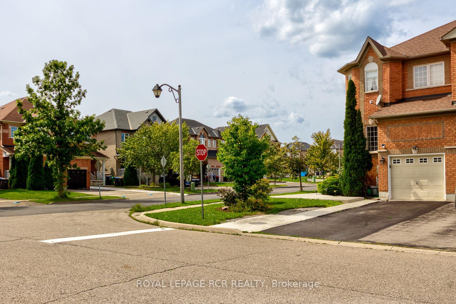 Photo 32 of 13 Silvervalley Drive, Caledon, Bolton North — HOMEH