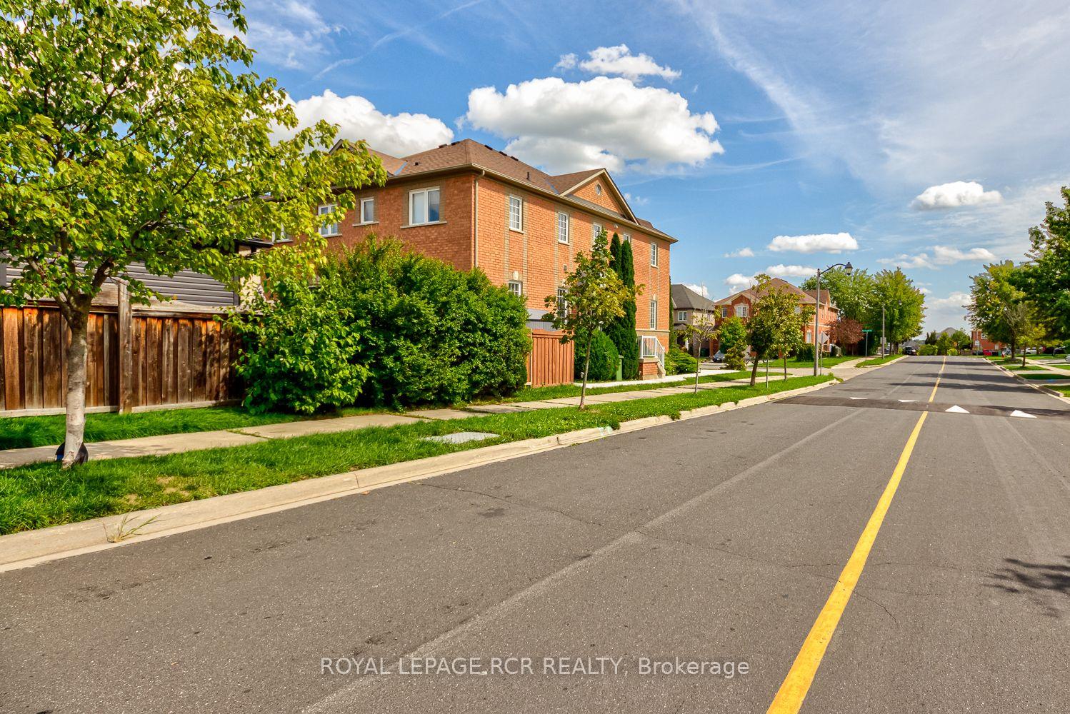 Photo 33 of 13 Silvervalley Drive, Caledon, Bolton North — HOMEH