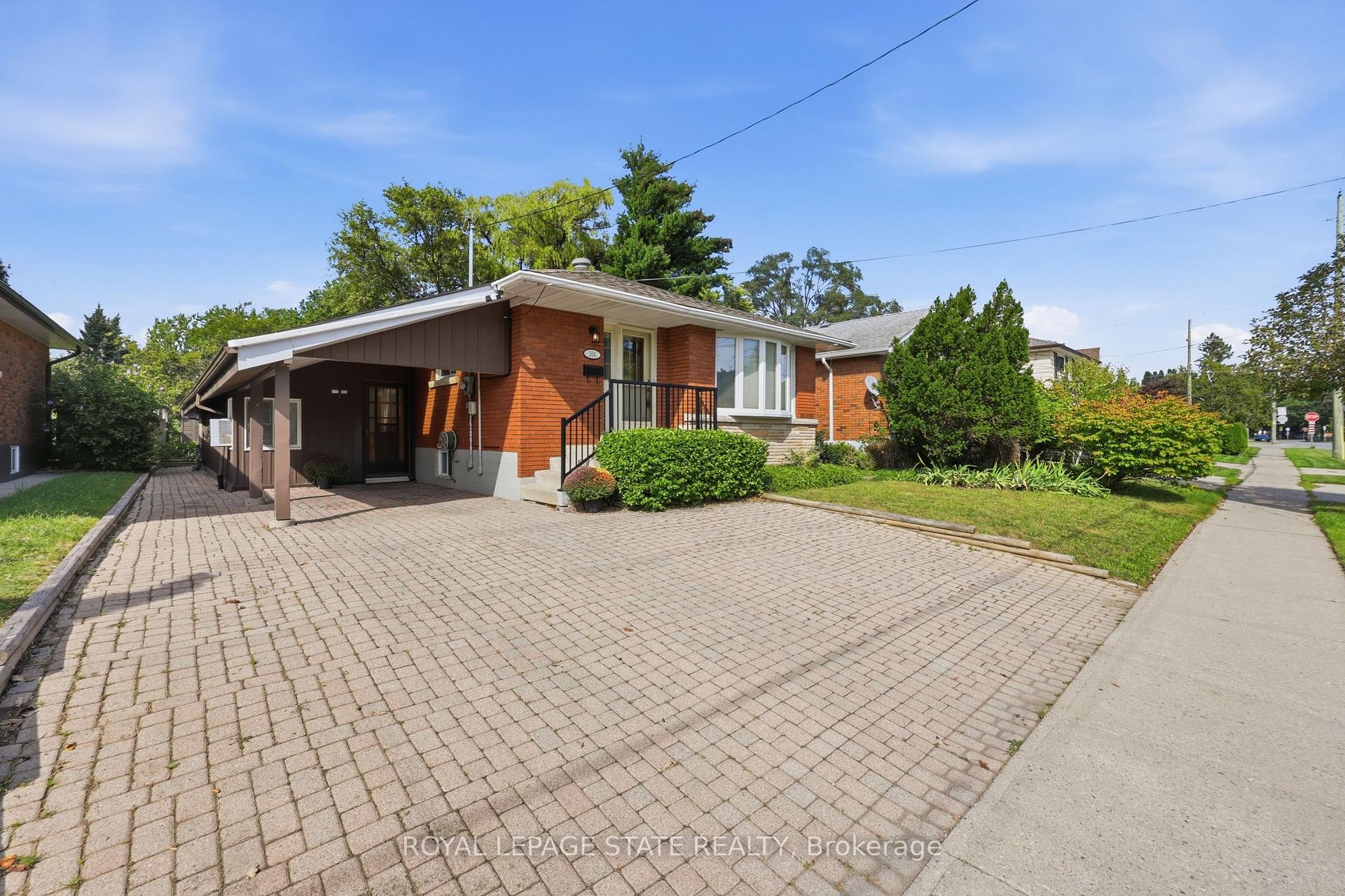 Photo 3 of 304 Whitney Avenue, Hamilton, Ainslie Wood — HOMEH