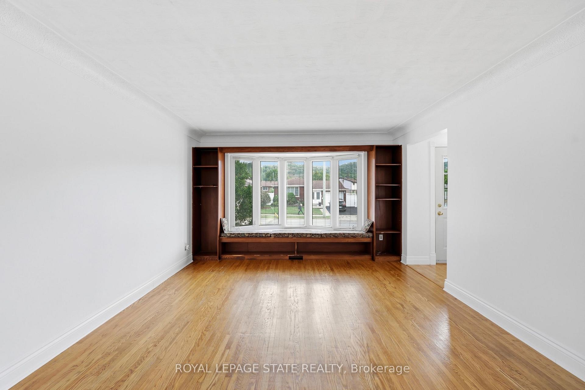 Photo 8 of 304 Whitney Avenue, Hamilton, Ainslie Wood — HOMEH