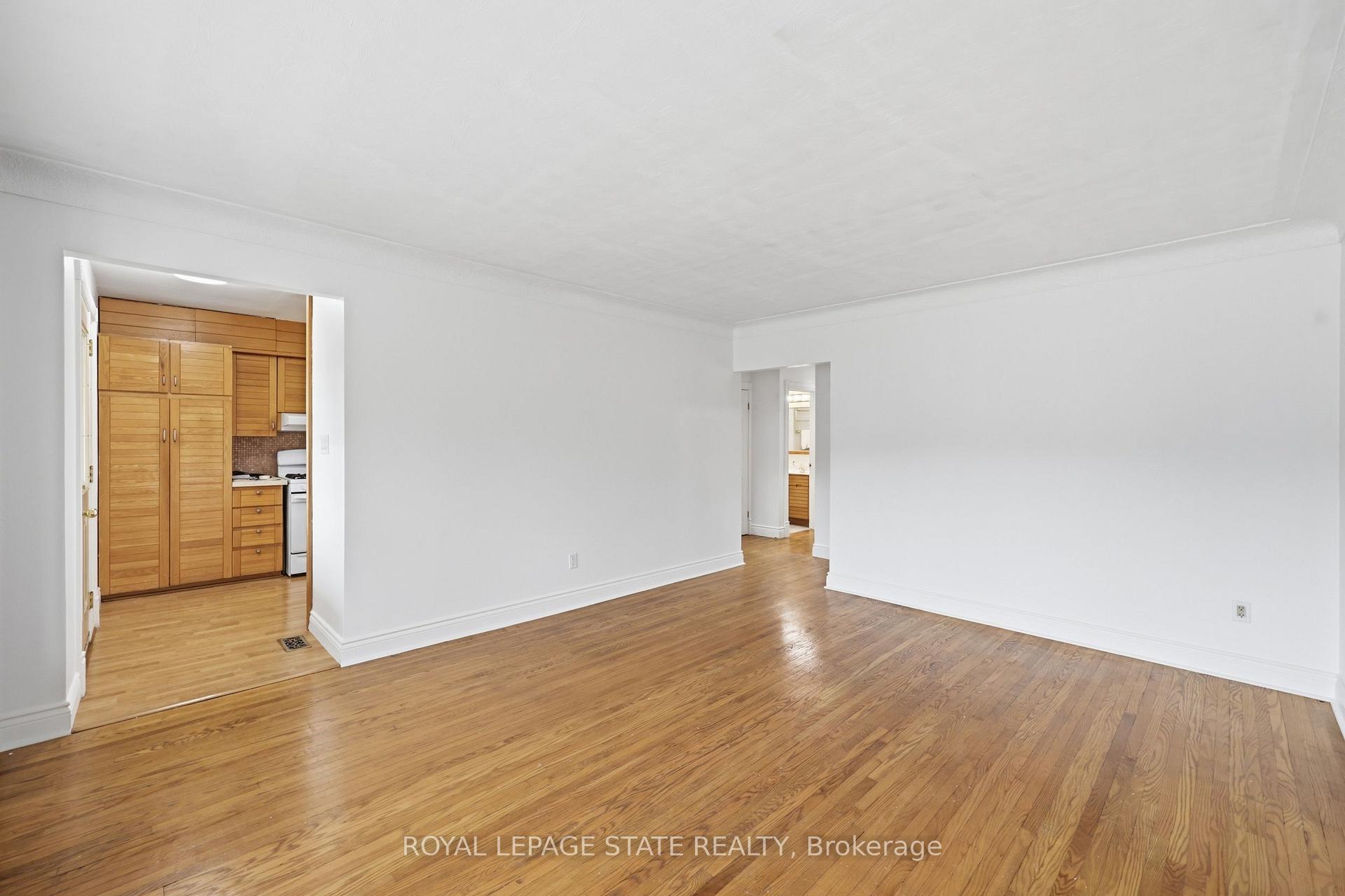 Photo 9 of 304 Whitney Avenue, Hamilton, Ainslie Wood — HOMEH