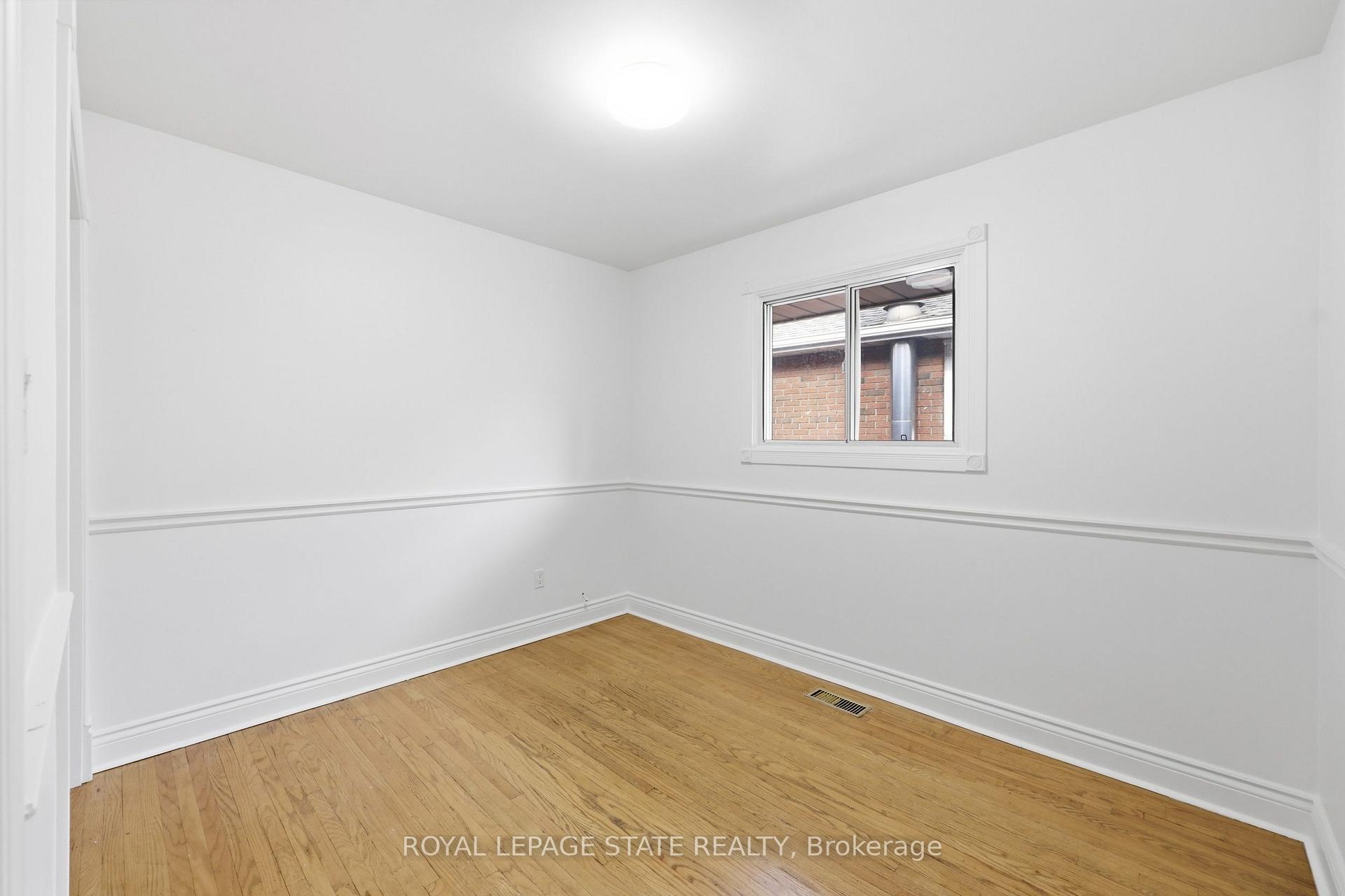 Photo 16 of 304 Whitney Avenue, Hamilton, Ainslie Wood — HOMEH