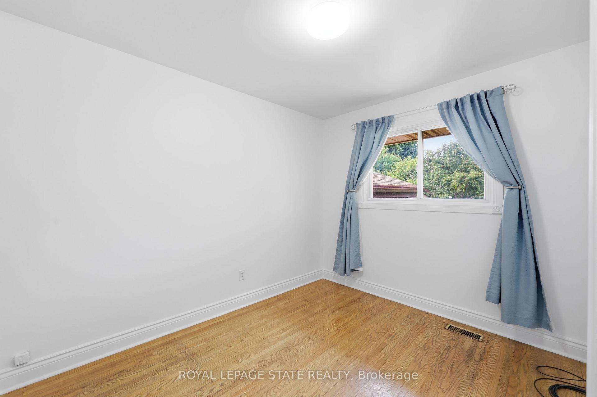 Photo 20 of 304 Whitney Avenue, Hamilton, Ainslie Wood — HOMEH