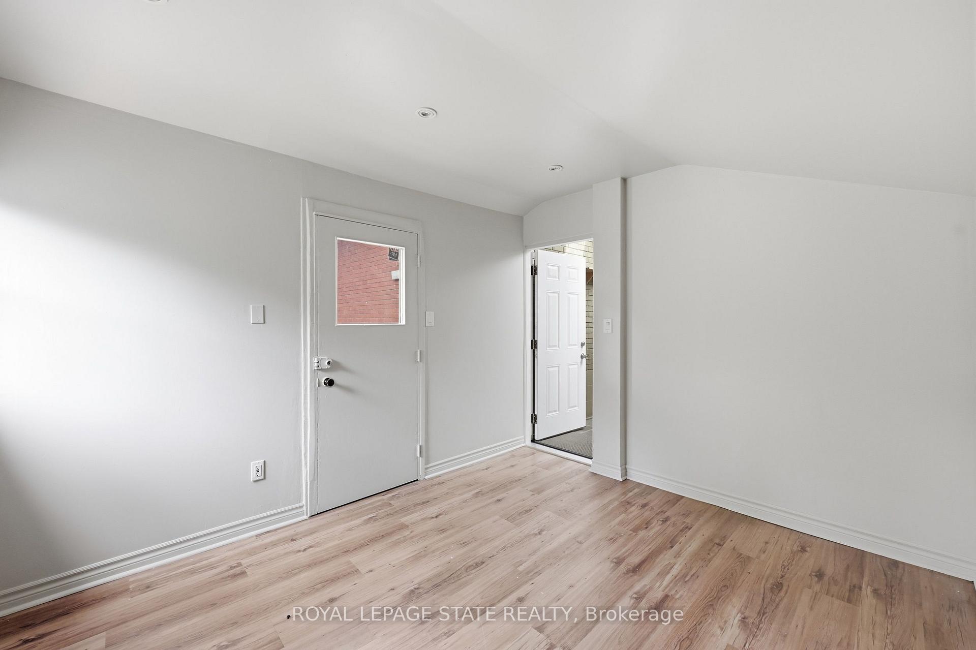 Photo 23 of 304 Whitney Avenue, Hamilton, Ainslie Wood — HOMEH