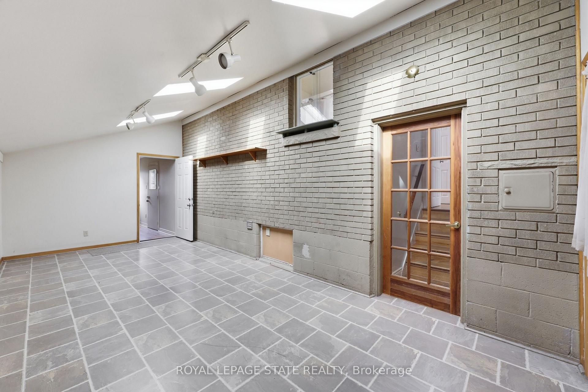 Photo 26 of 304 Whitney Avenue, Hamilton, Ainslie Wood — HOMEH