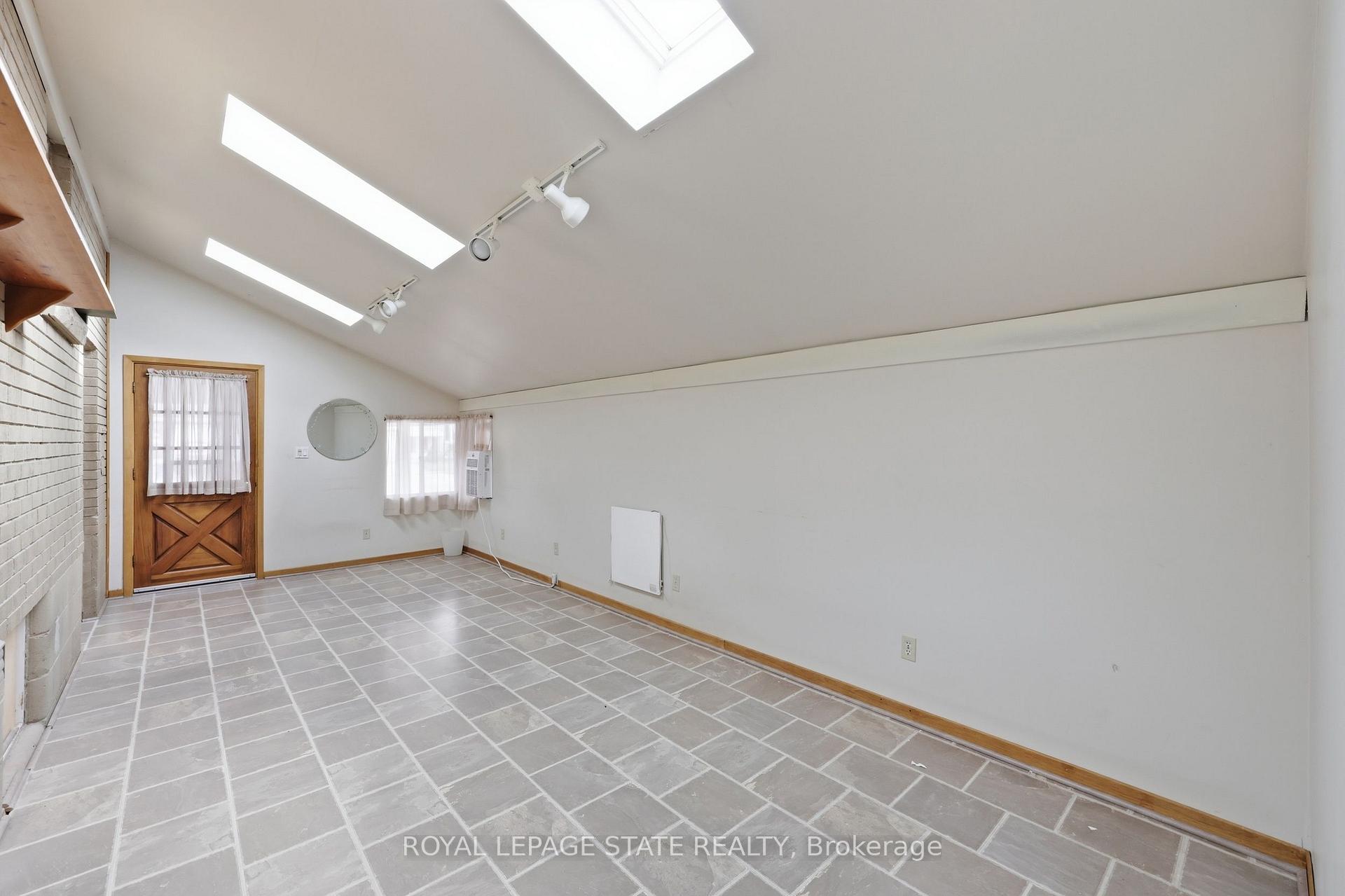 Photo 27 of 304 Whitney Avenue, Hamilton, Ainslie Wood — HOMEH