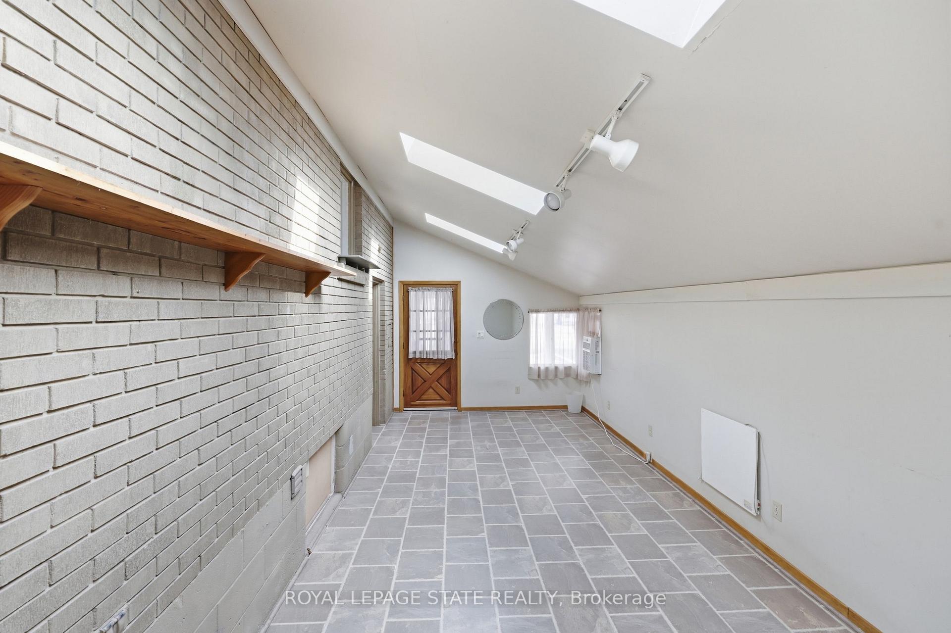 Photo 28 of 304 Whitney Avenue, Hamilton, Ainslie Wood — HOMEH