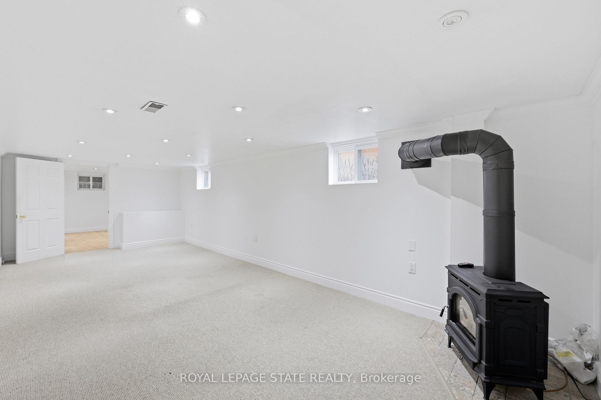 Photo 31 of 304 Whitney Avenue, Hamilton, Ainslie Wood — HOMEH