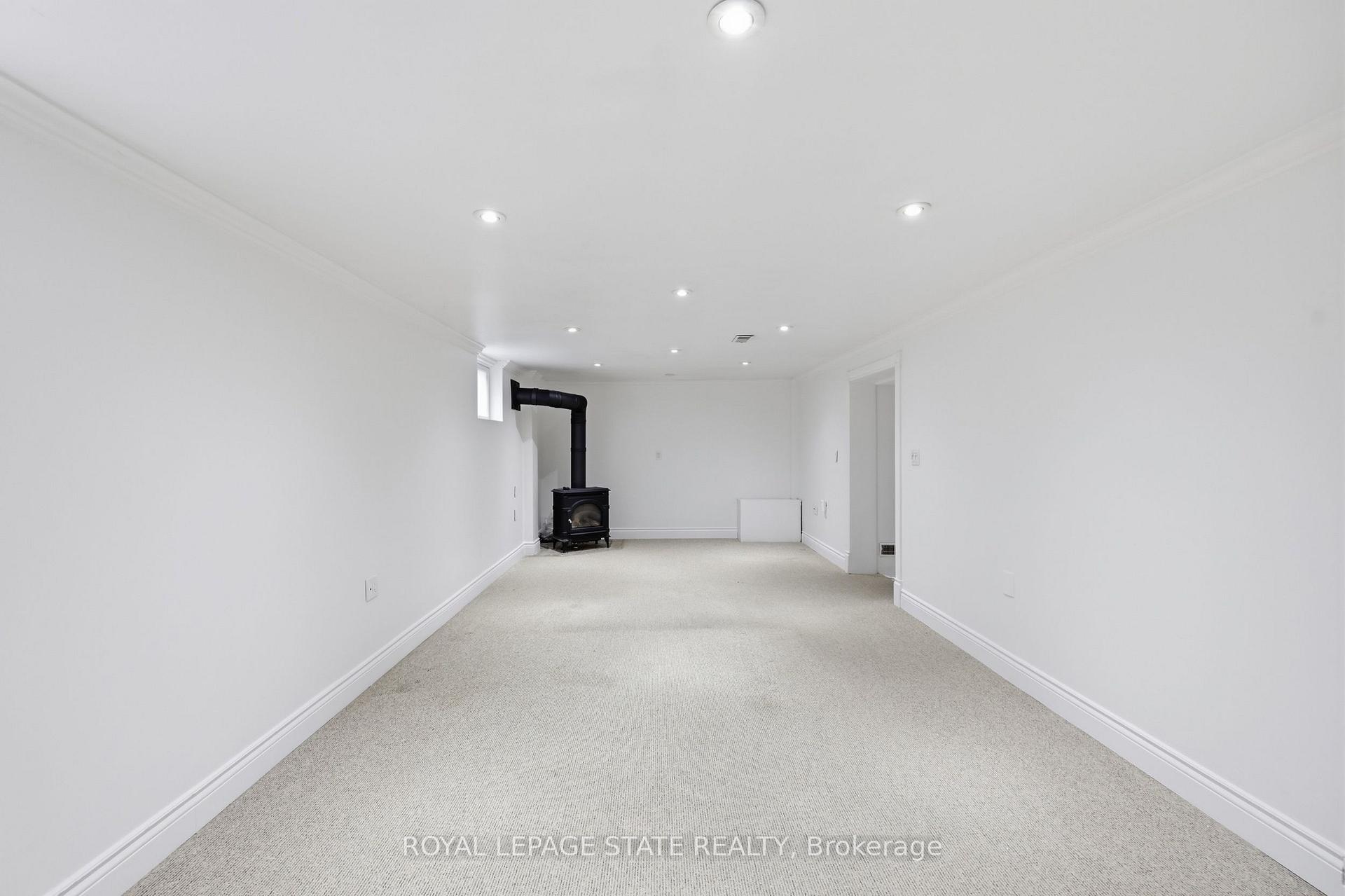 Photo 33 of 304 Whitney Avenue, Hamilton, Ainslie Wood — HOMEH