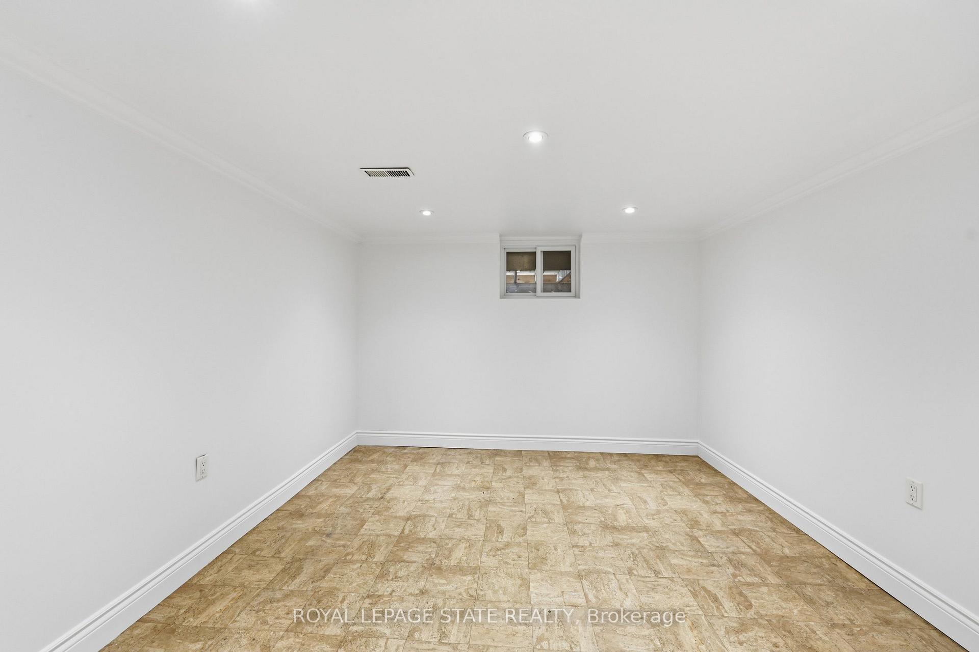 Photo 34 of 304 Whitney Avenue, Hamilton, Ainslie Wood — HOMEH