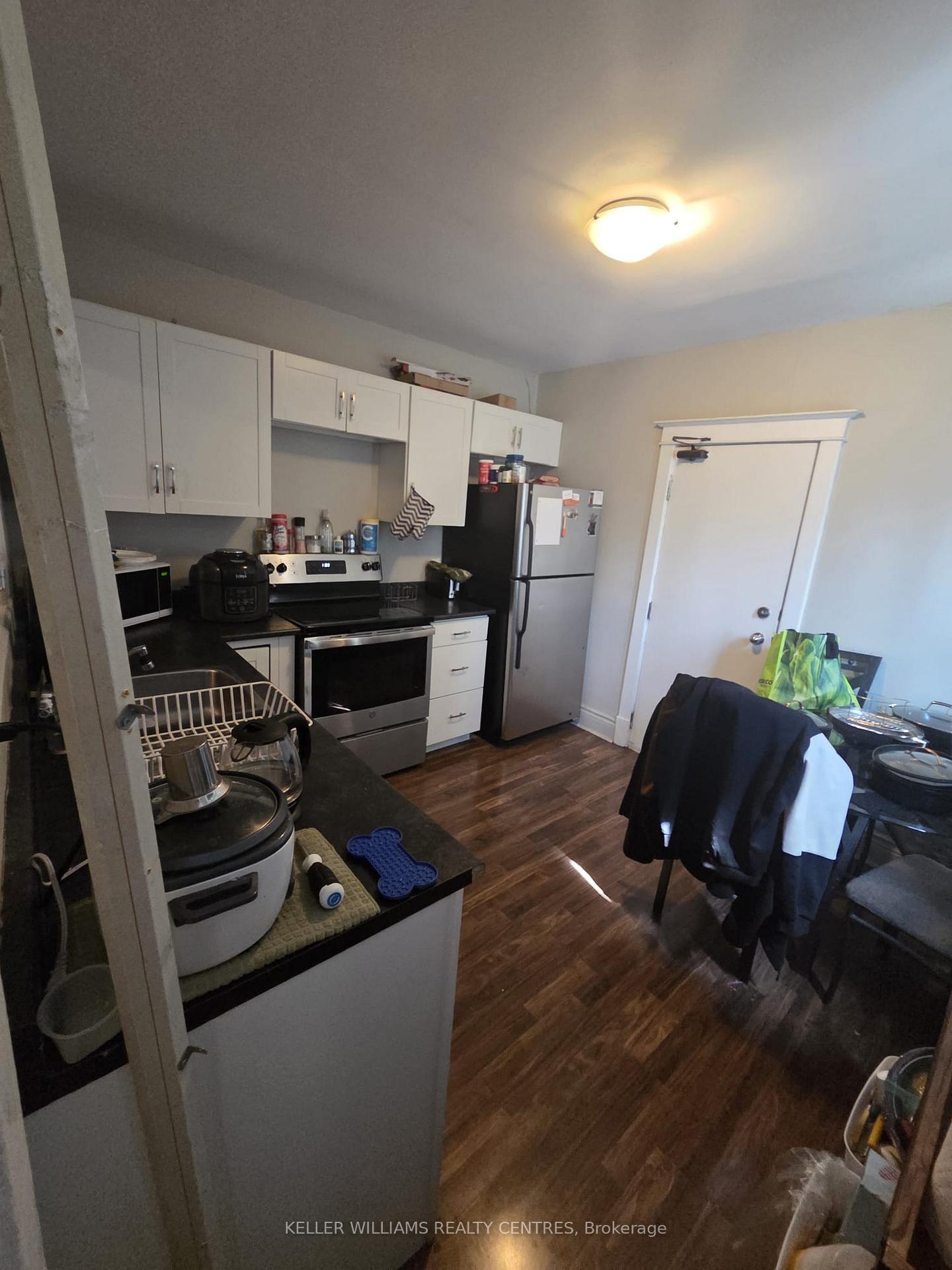 Photo 3 of Unit 4, 991 Main Street E, Hamilton, Crown Point — HOMEH