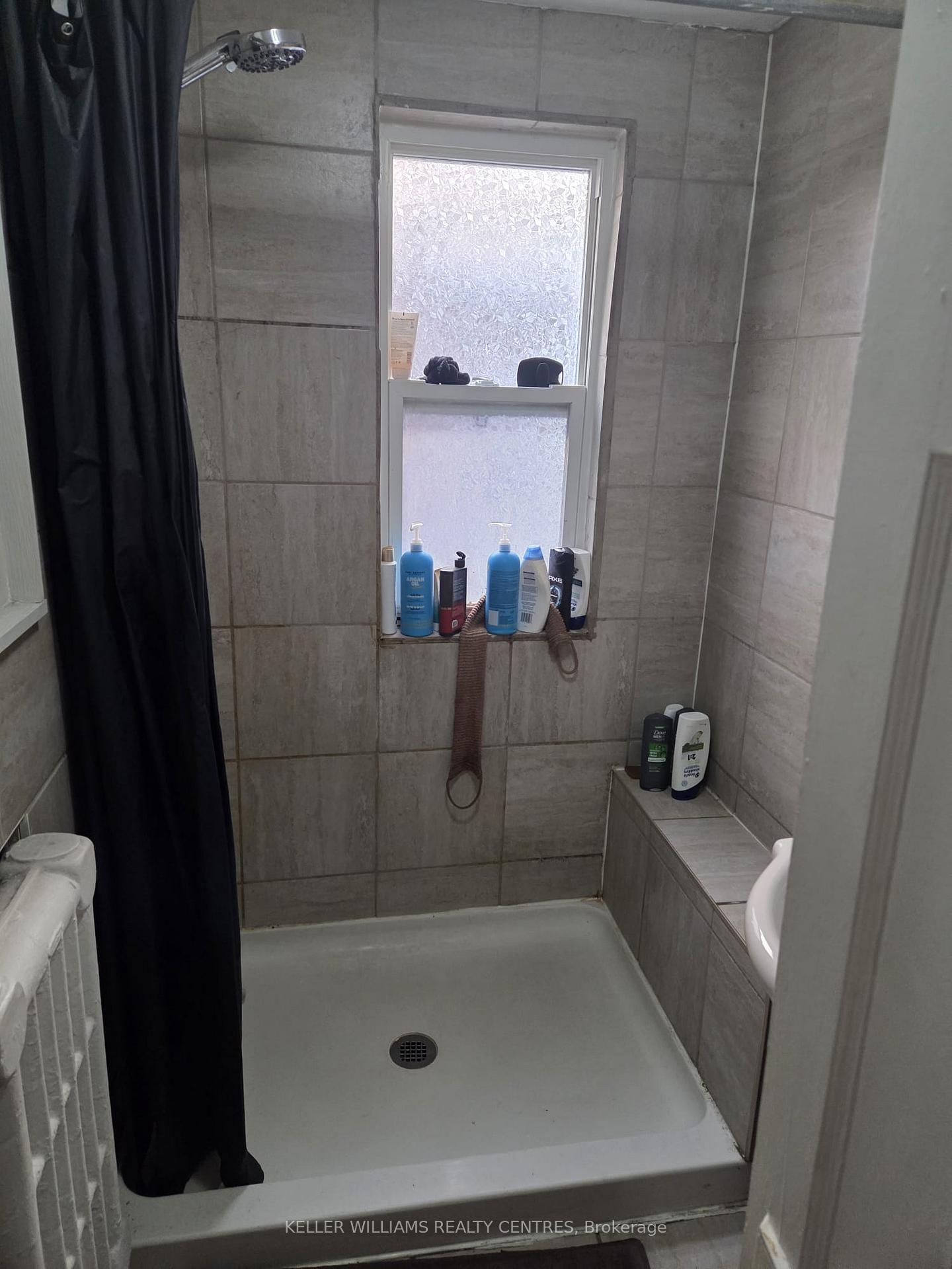 Photo 13 of Unit 4, 991 Main Street E, Hamilton, Crown Point — HOMEH