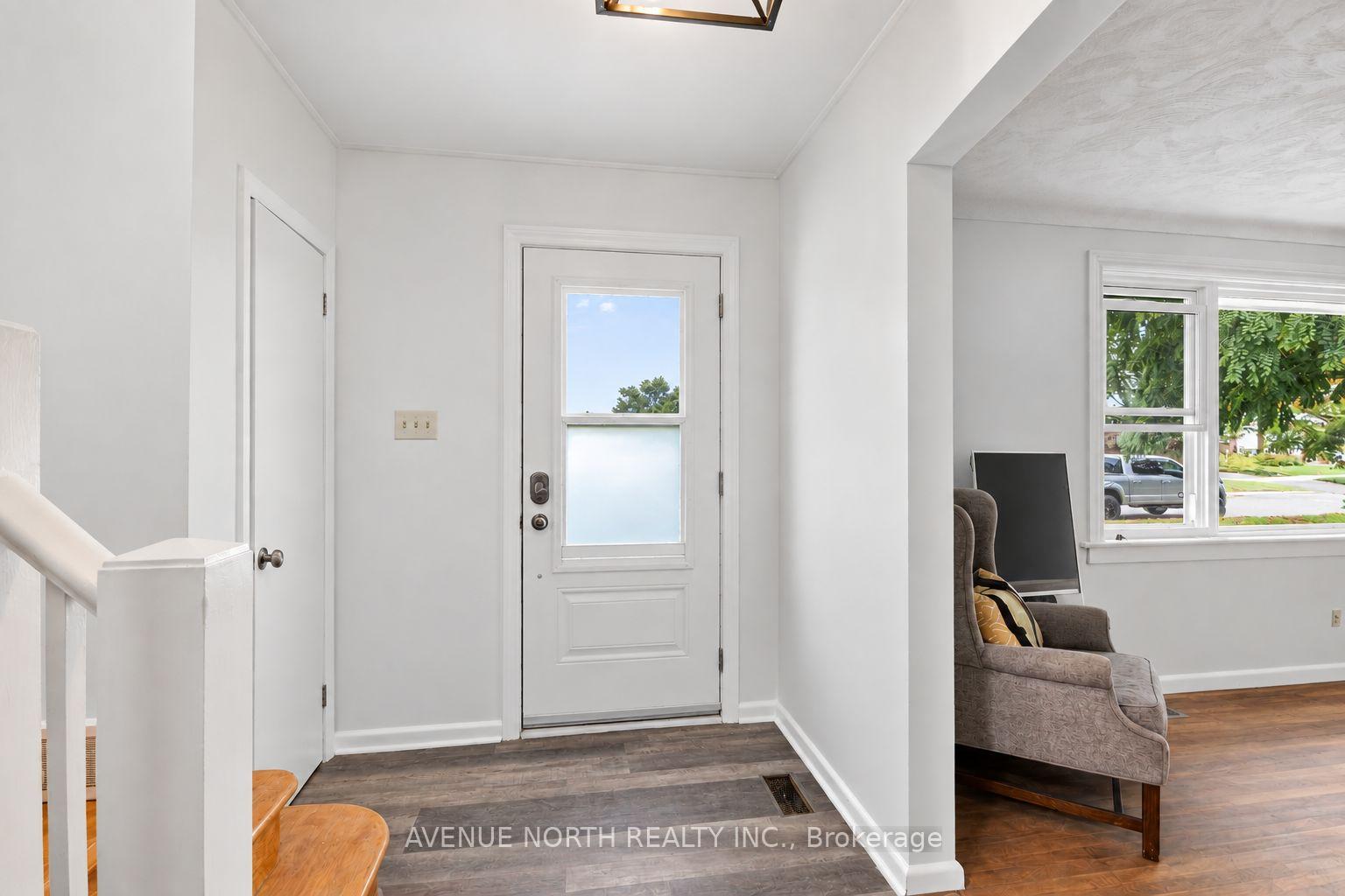 Photo 10 of 869 Chapman Boulevard, Ottawa, Elmvale Acres — HOMEH