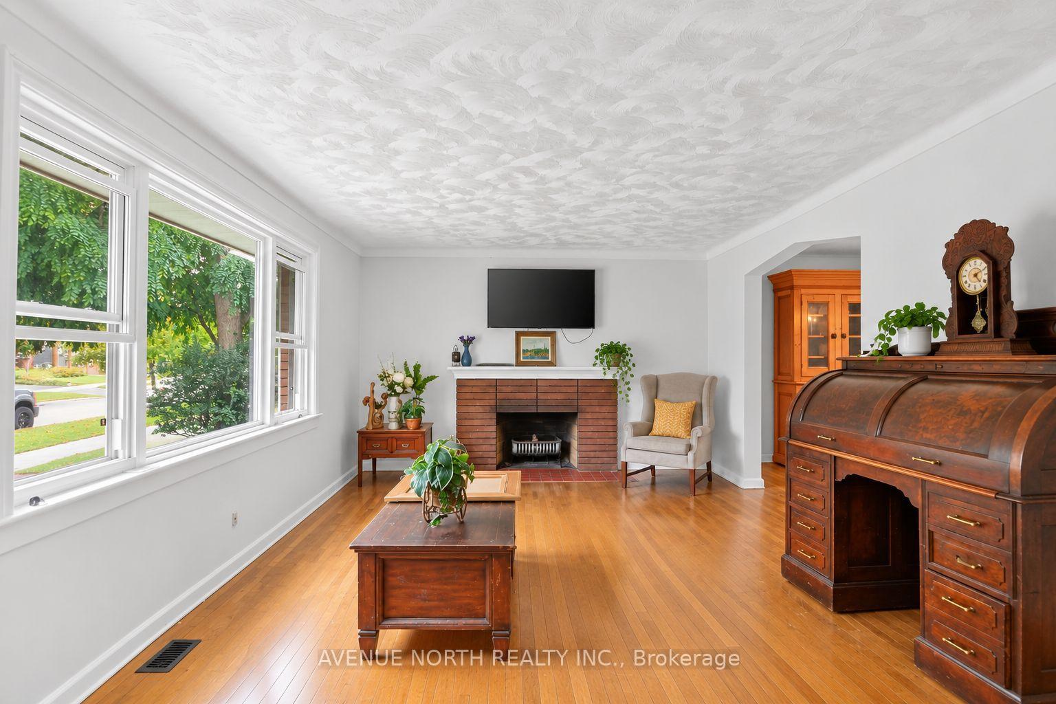 Photo 13 of 869 Chapman Boulevard, Ottawa, Elmvale Acres — HOMEH
