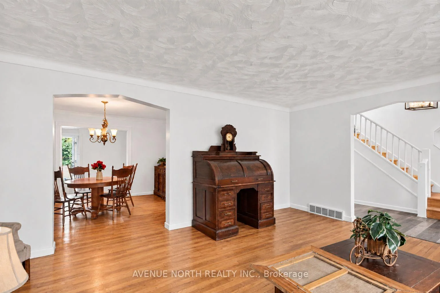 Photo 11 of 869 Chapman Boulevard, Ottawa, Elmvale Acres — HOMEH