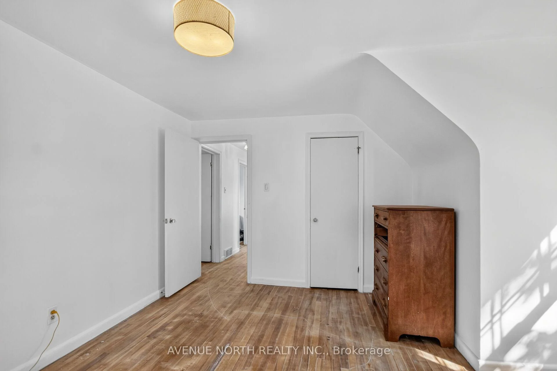 Photo 41 of 869 Chapman Boulevard, Ottawa, Elmvale Acres — HOMEH