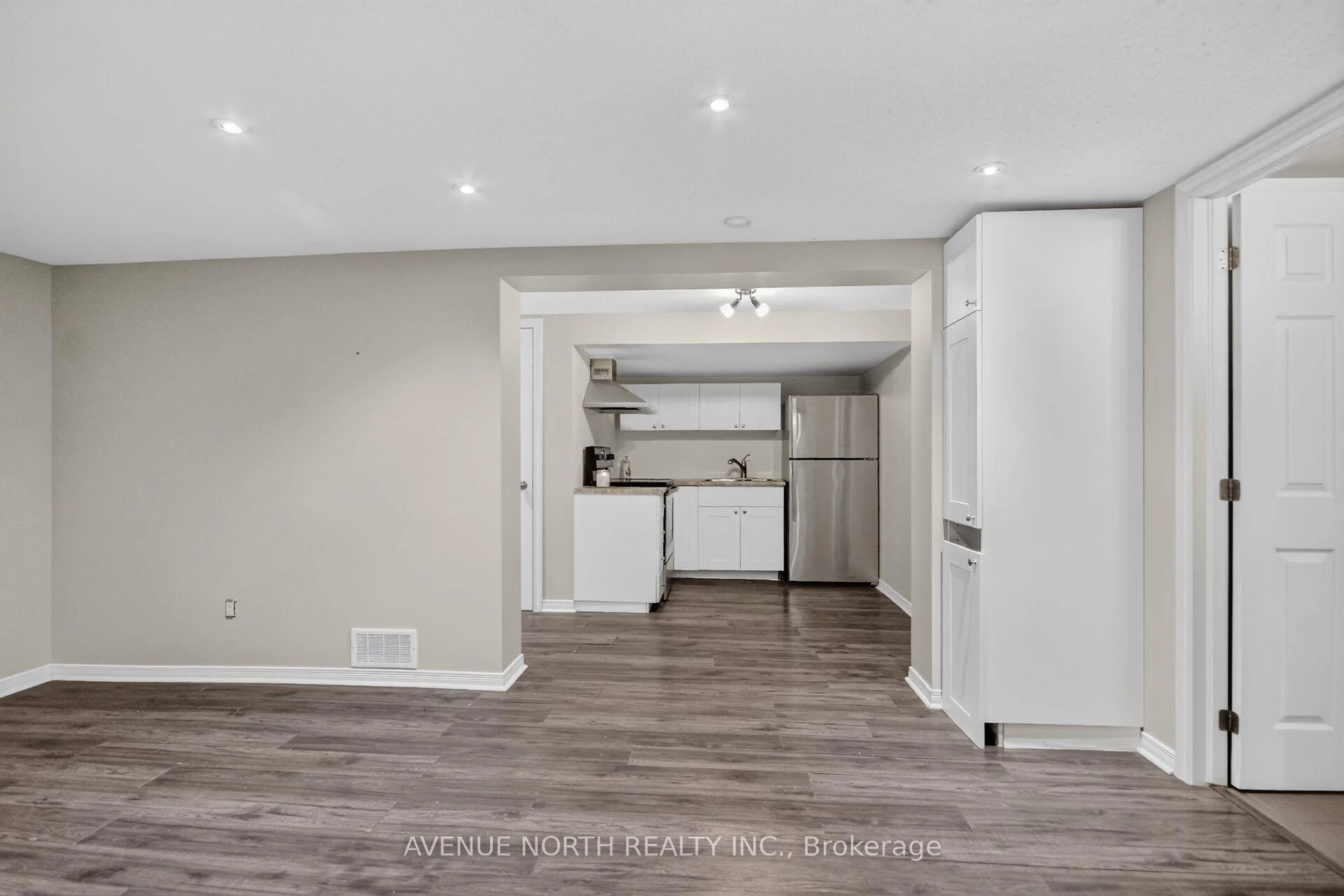 Photo 56 of 869 Chapman Boulevard, Ottawa, Elmvale Acres — HOMEH