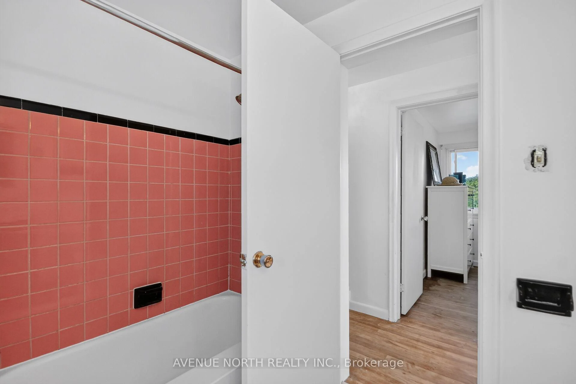 Photo 40 of 869 Chapman Boulevard, Ottawa, Elmvale Acres — HOMEH