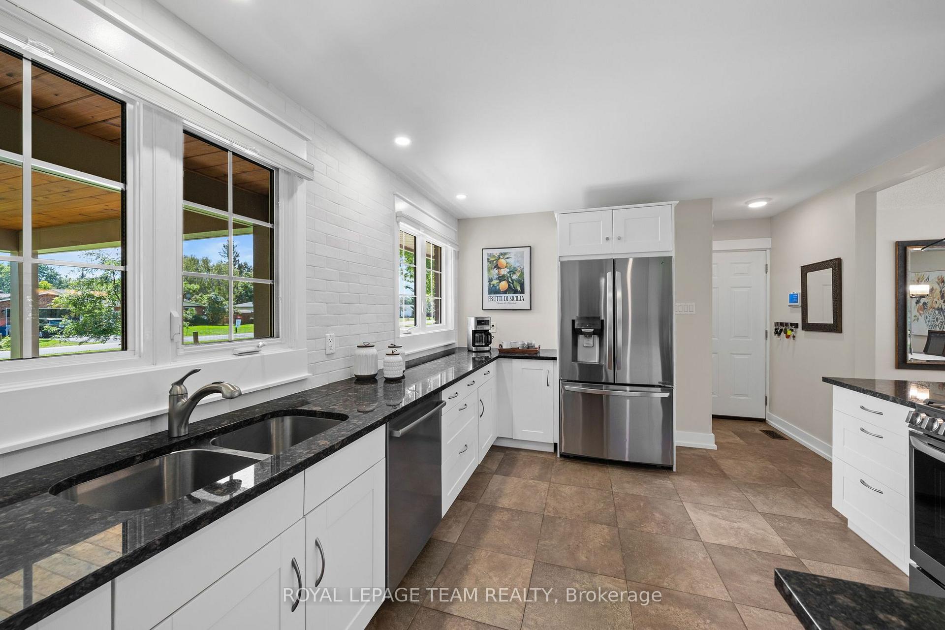 Photo 7 of 1279 Fairway Drive, Ottawa, Manotick South to Roger Stevens — HOMEH