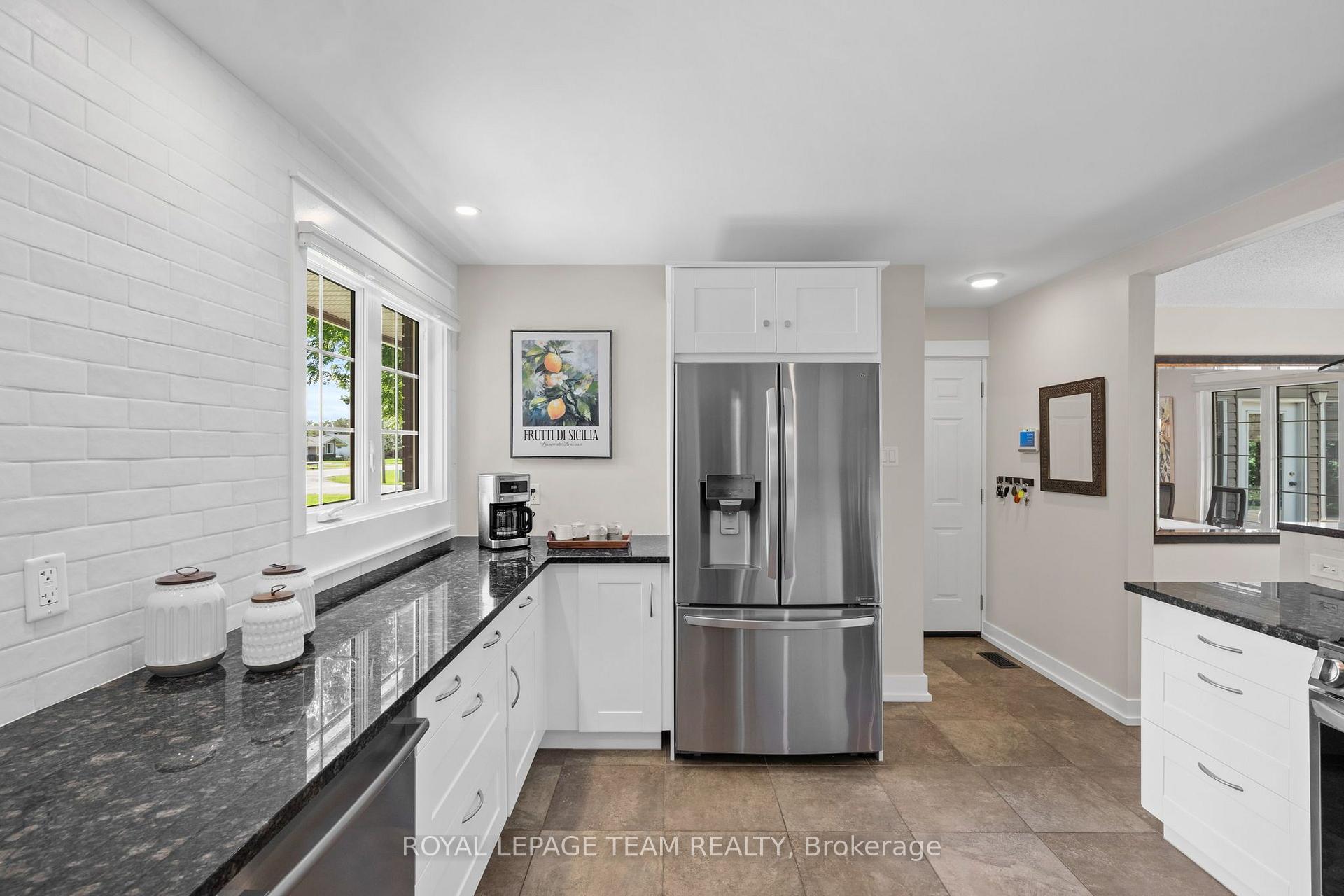 Photo 8 of 1279 Fairway Drive, Ottawa, Manotick South to Roger Stevens — HOMEH