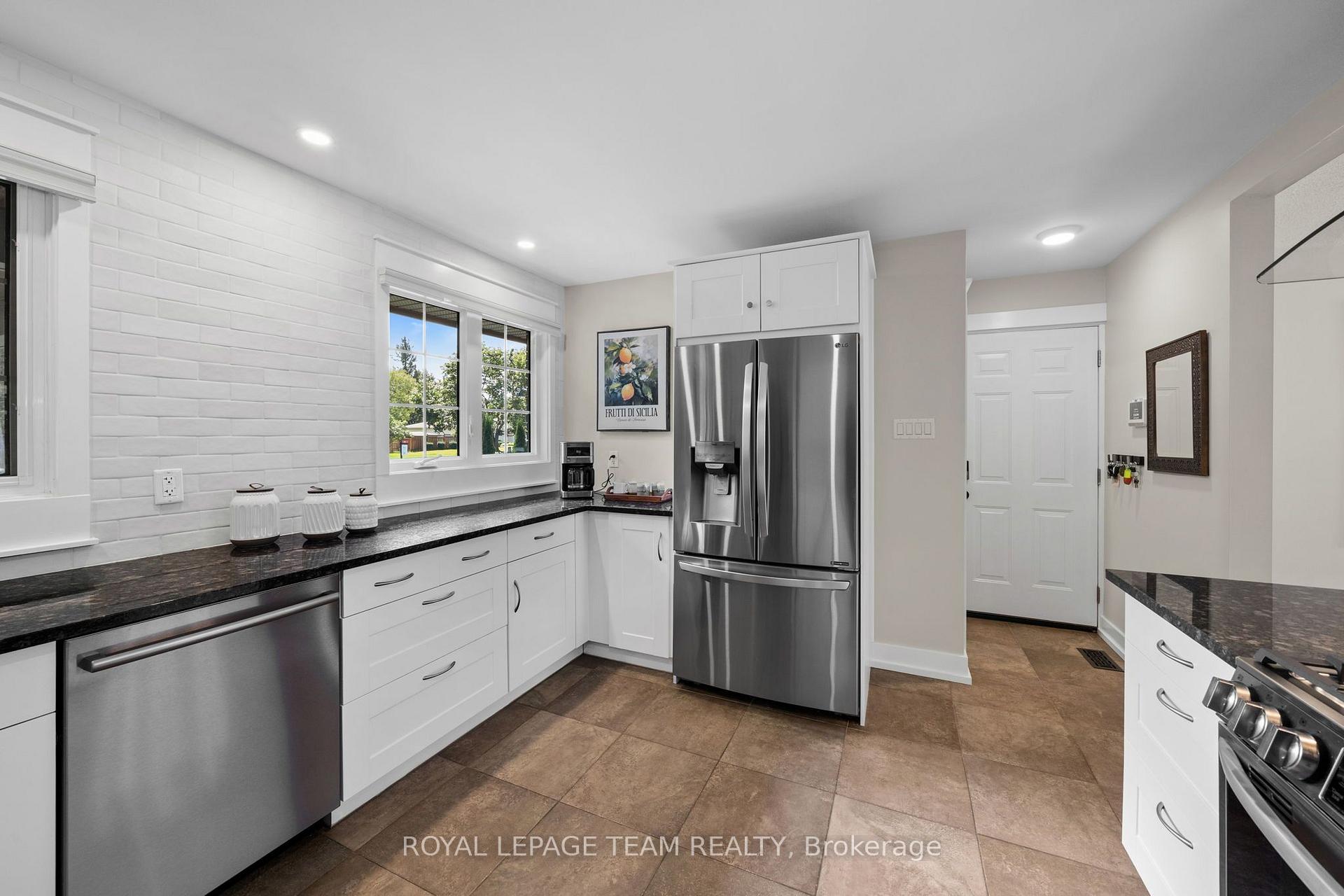 Photo 9 of 1279 Fairway Drive, Ottawa, Manotick South to Roger Stevens — HOMEH