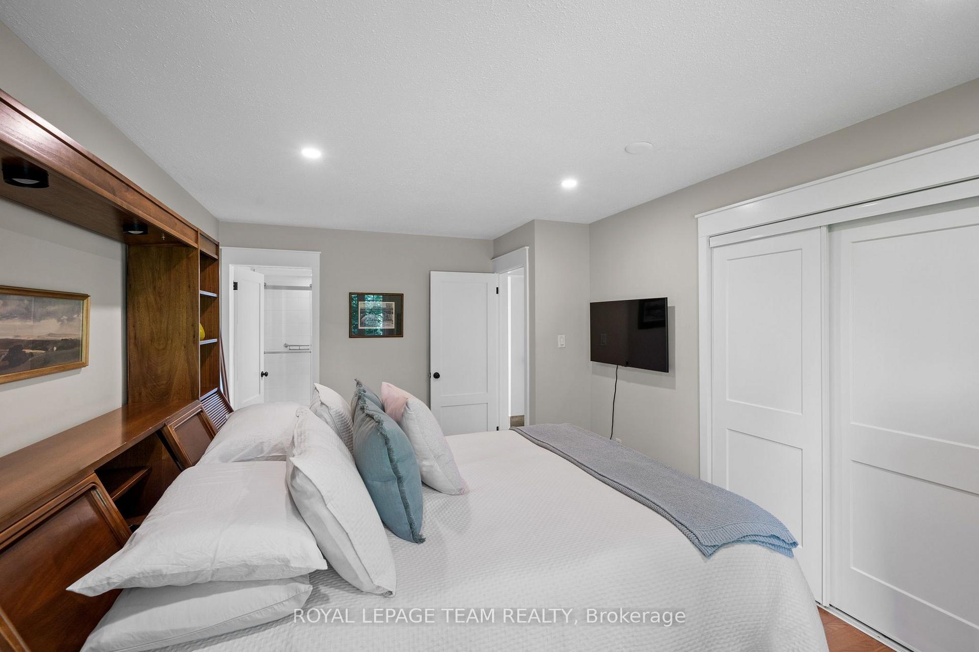 Photo 26 of 1279 Fairway Drive, Ottawa, Manotick South to Roger Stevens — HOMEH