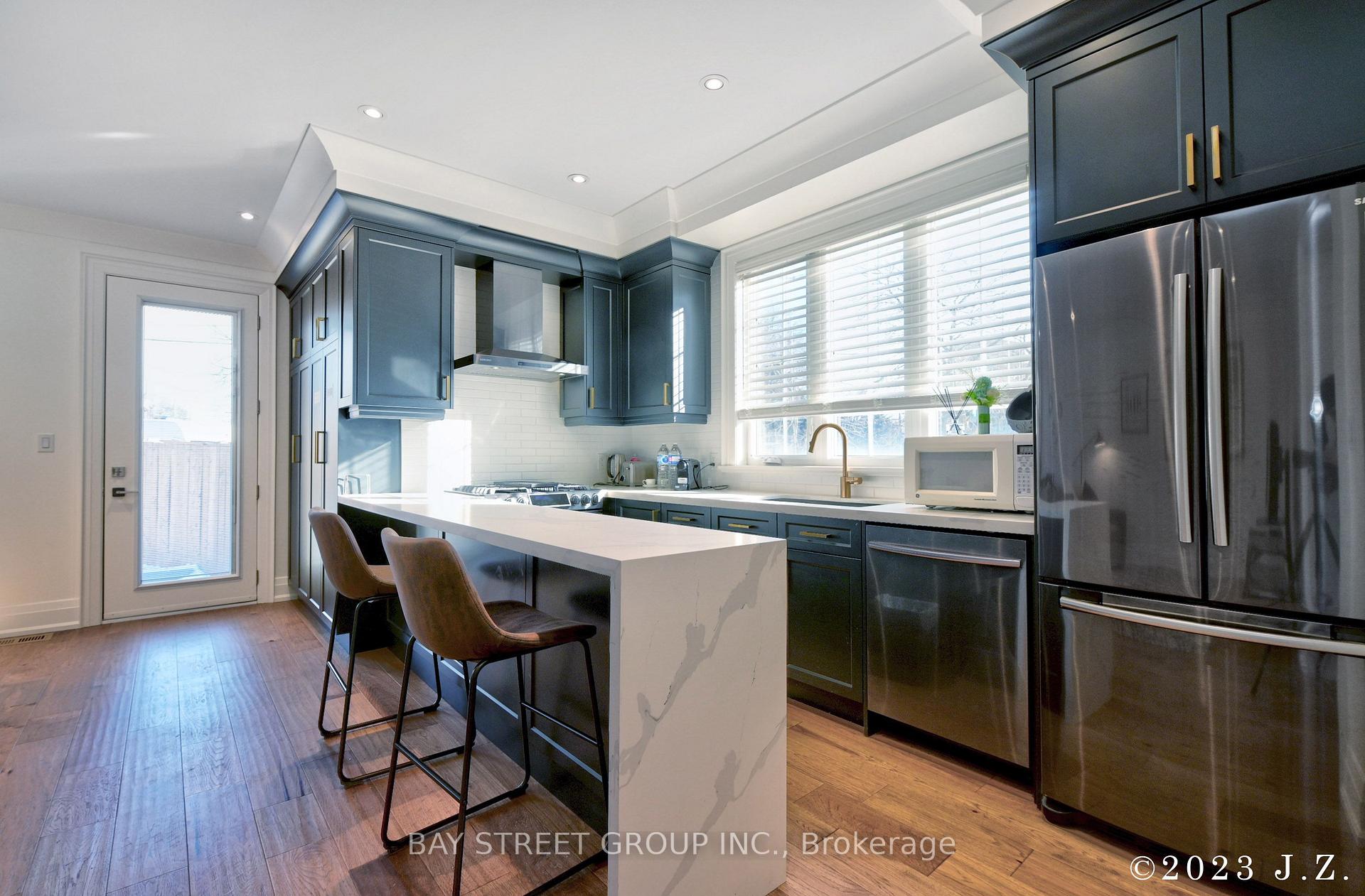 Photo 4 of 60 Emmett Avenue, North York, Mount Dennis — HOMEH