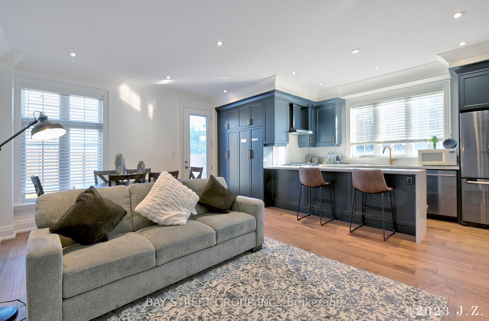 Photo 5 of 60 Emmett Avenue, North York, Mount Dennis — HOMEH