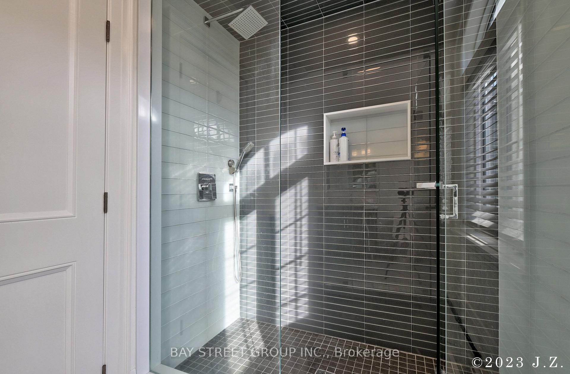 Photo 15 of 60 Emmett Avenue, North York, Mount Dennis — HOMEH