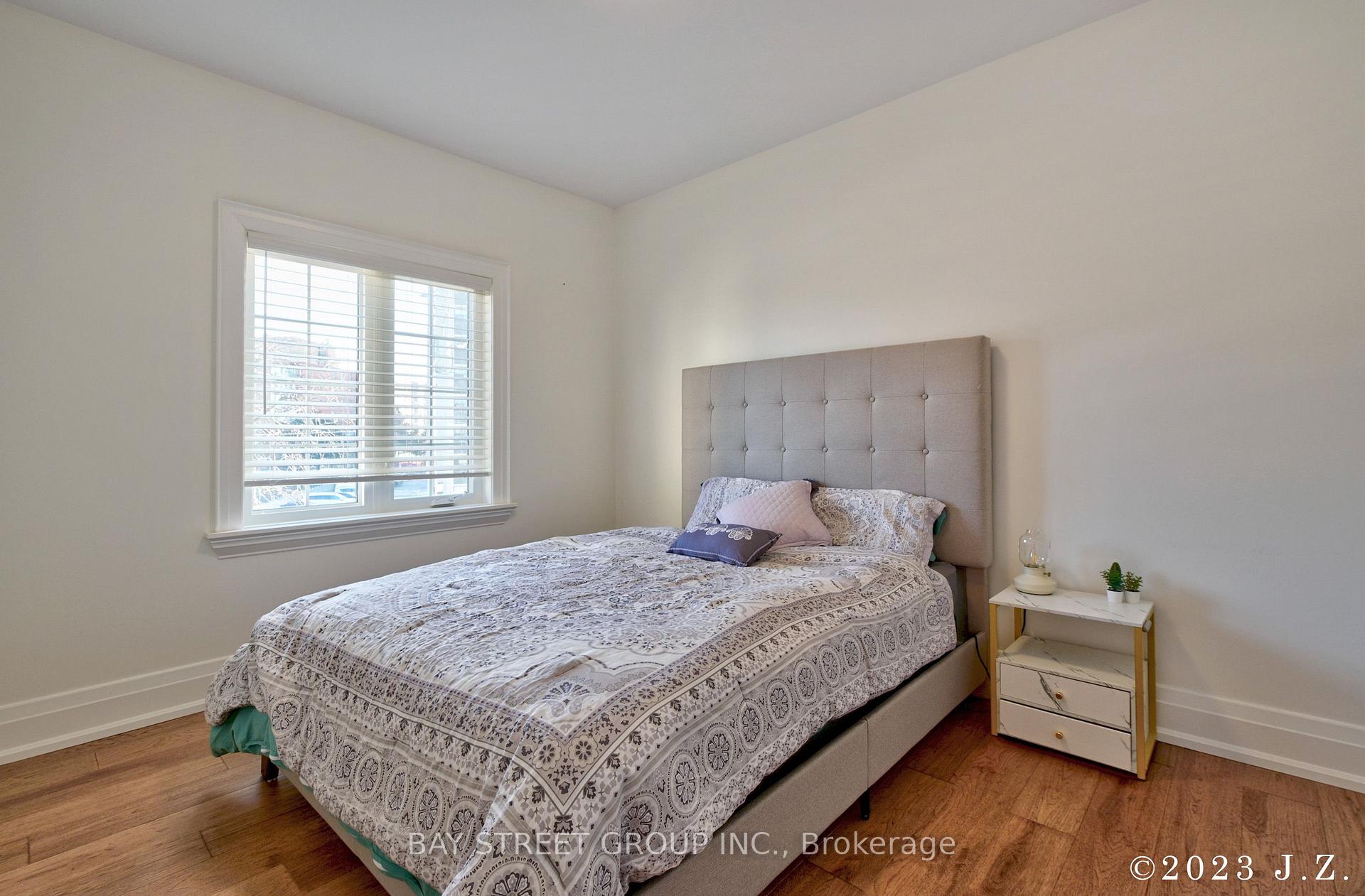 Photo 20 of 60 Emmett Avenue, North York, Mount Dennis — HOMEH