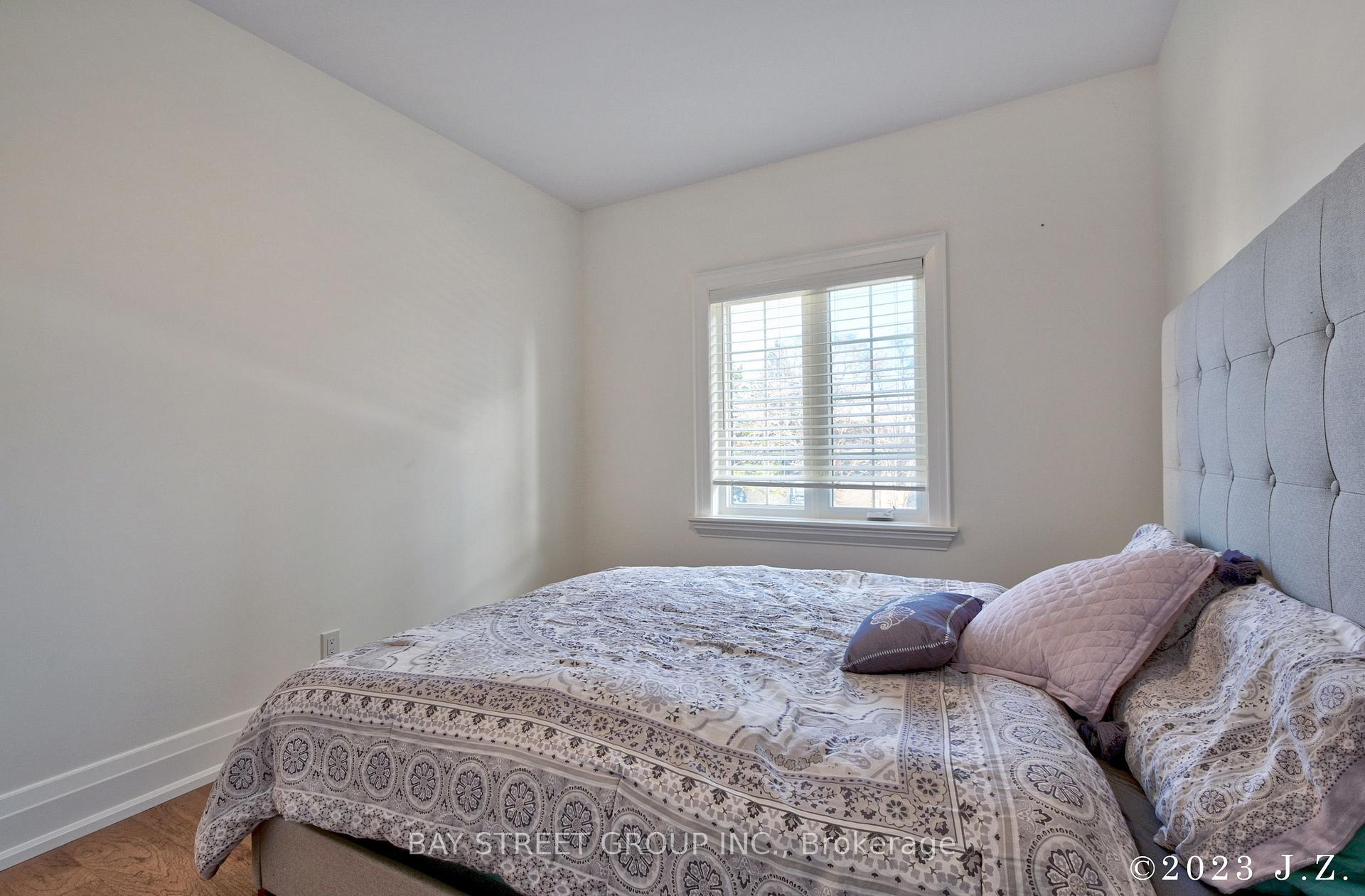 Photo 21 of 60 Emmett Avenue, North York, Mount Dennis — HOMEH