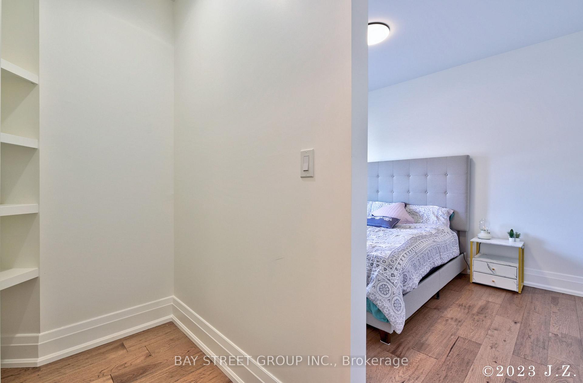 Photo 22 of 60 Emmett Avenue, North York, Mount Dennis — HOMEH