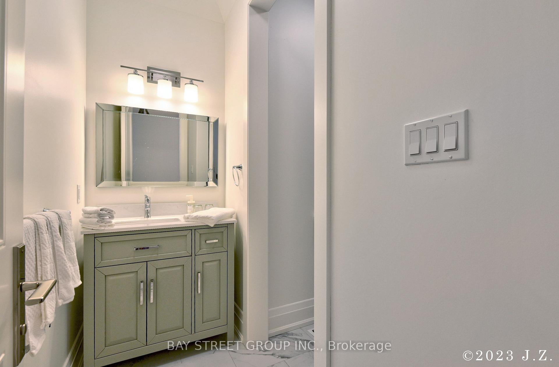 Photo 23 of 60 Emmett Avenue, North York, Mount Dennis — HOMEH