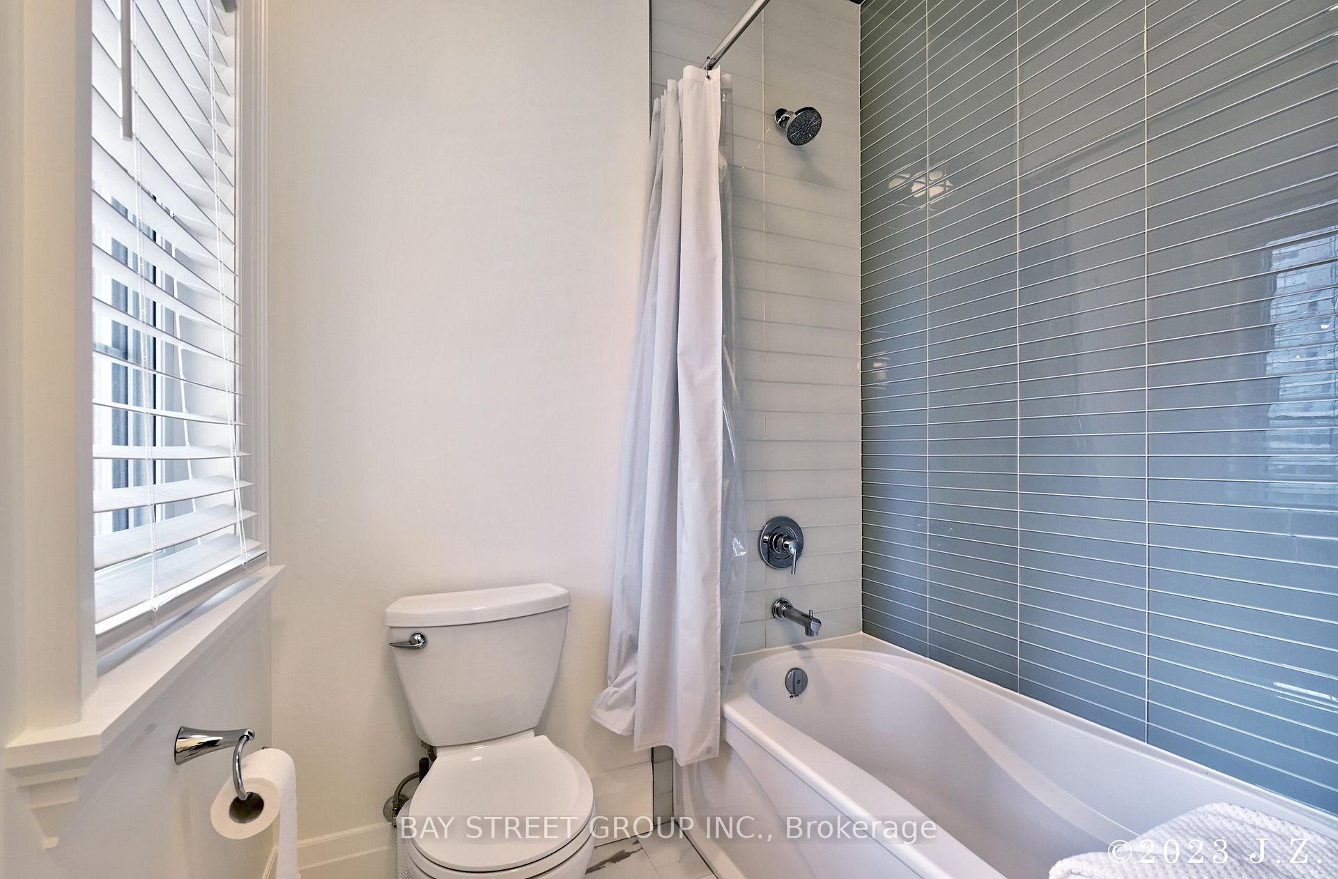 Photo 24 of 60 Emmett Avenue, North York, Mount Dennis — HOMEH
