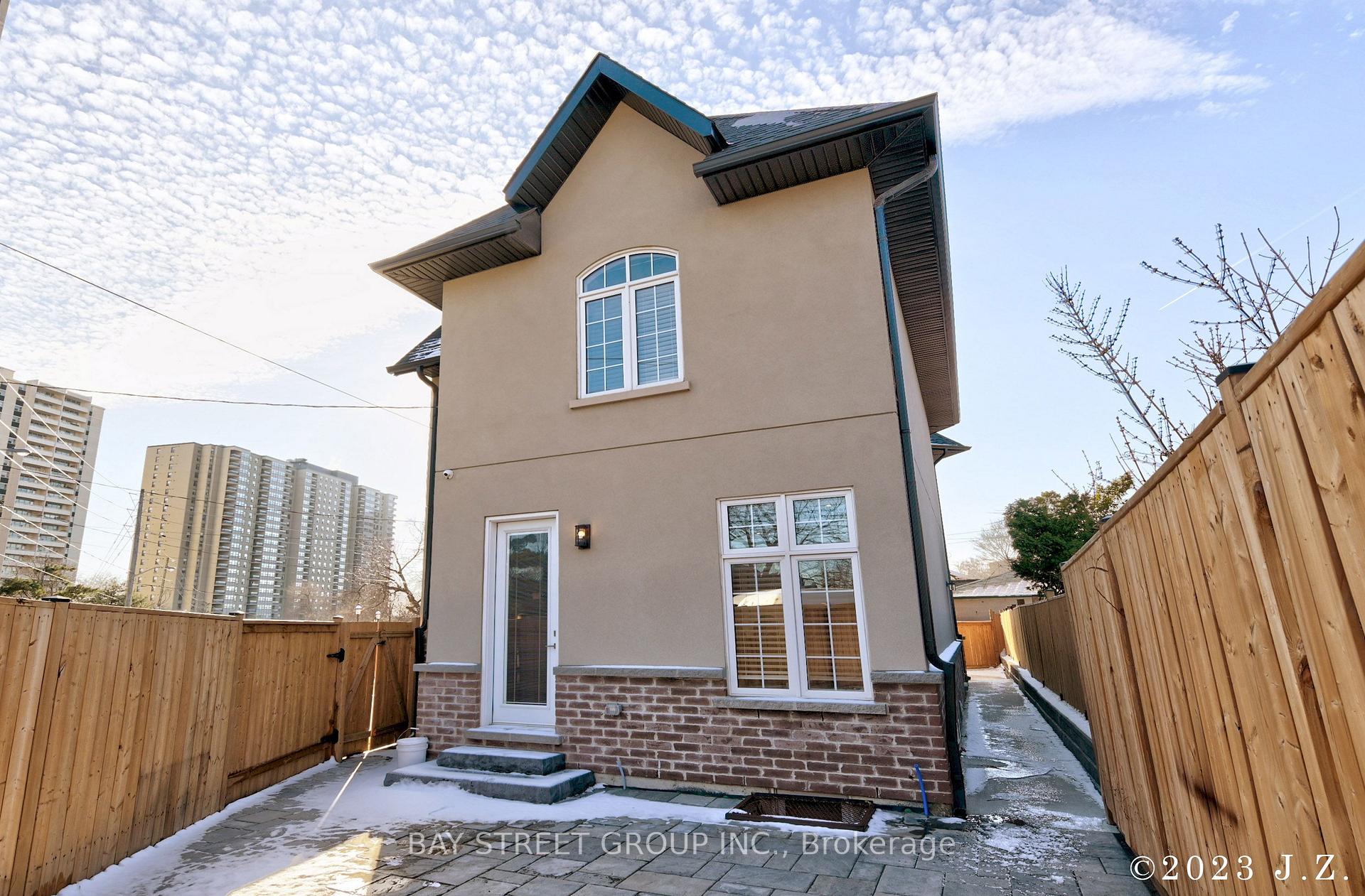 Photo 26 of 60 Emmett Avenue, North York, Mount Dennis — HOMEH