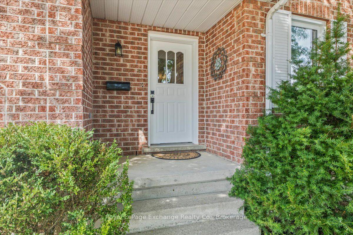 Photo 4 of 621 Lynden Crescent, Kincardine — HOMEH