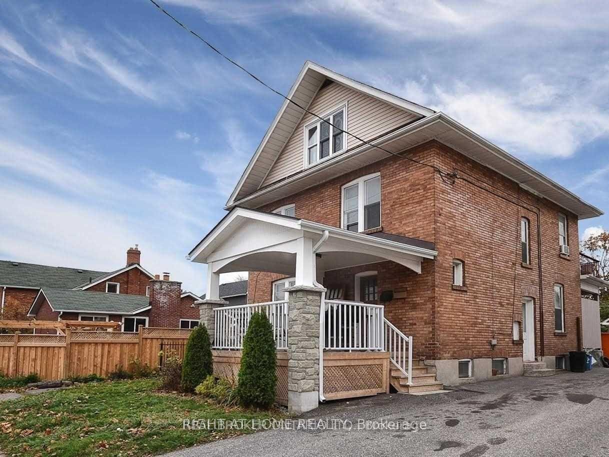 Front of Unit Main, 210 Mary Street N