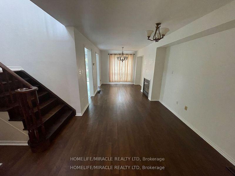 Photo 6 of Unit 6, 10 Cherrytree Drive, Brampton, Fletcher's Creek South — HOMEH