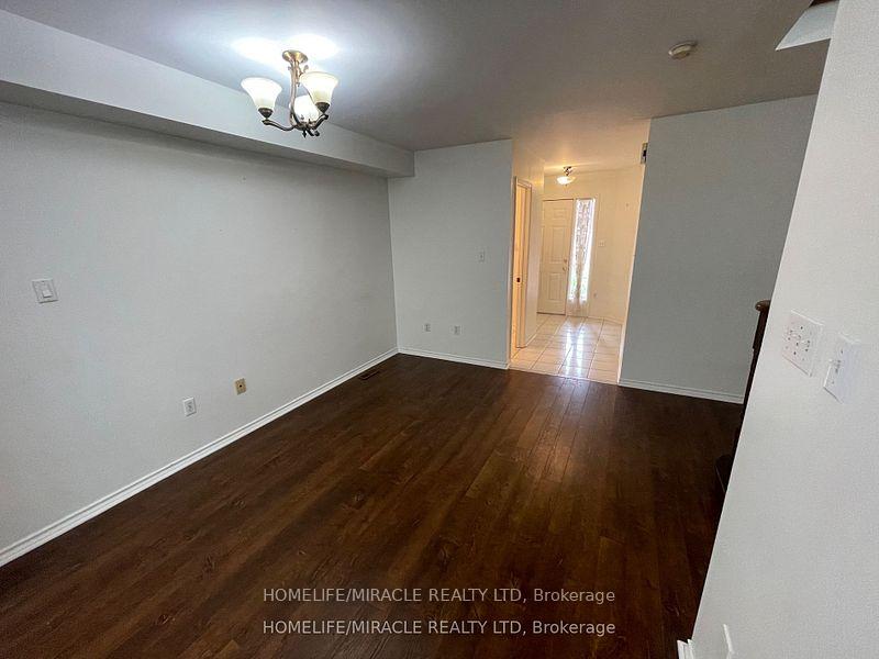 Photo 8 of Unit 6, 10 Cherrytree Drive, Brampton, Fletcher's Creek South — HOMEH