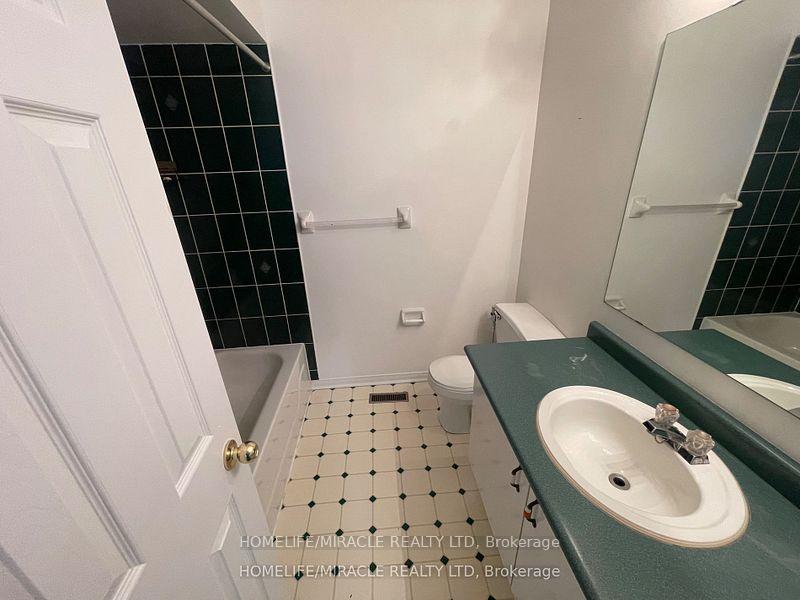 Photo 20 of Unit 6, 10 Cherrytree Drive, Brampton, Fletcher's Creek South — HOMEH