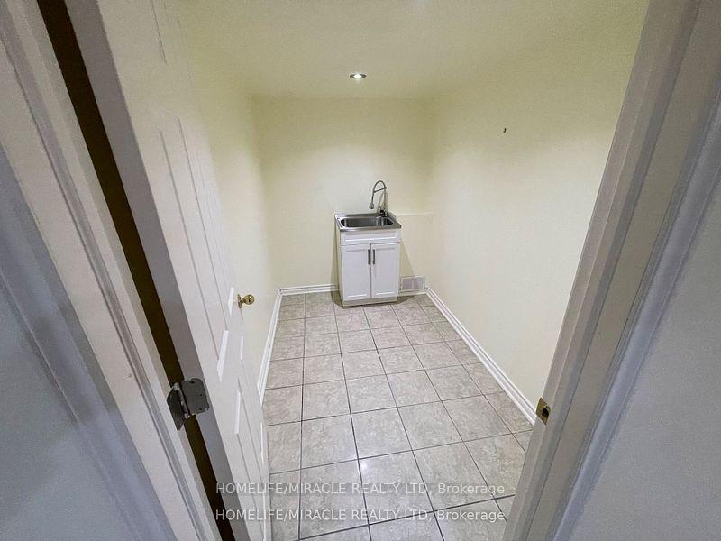 Photo 29 of Unit 6, 10 Cherrytree Drive, Brampton, Fletcher's Creek South — HOMEH