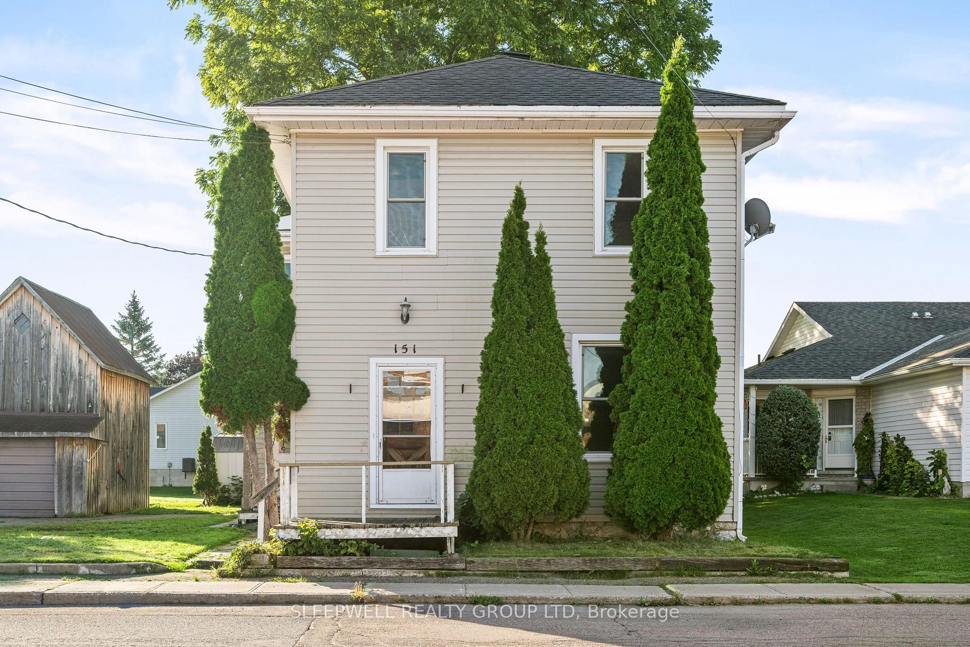 Photo 2 of 151 Renfrew Avenue W, Renfrew, Renfrew — HOMEH
