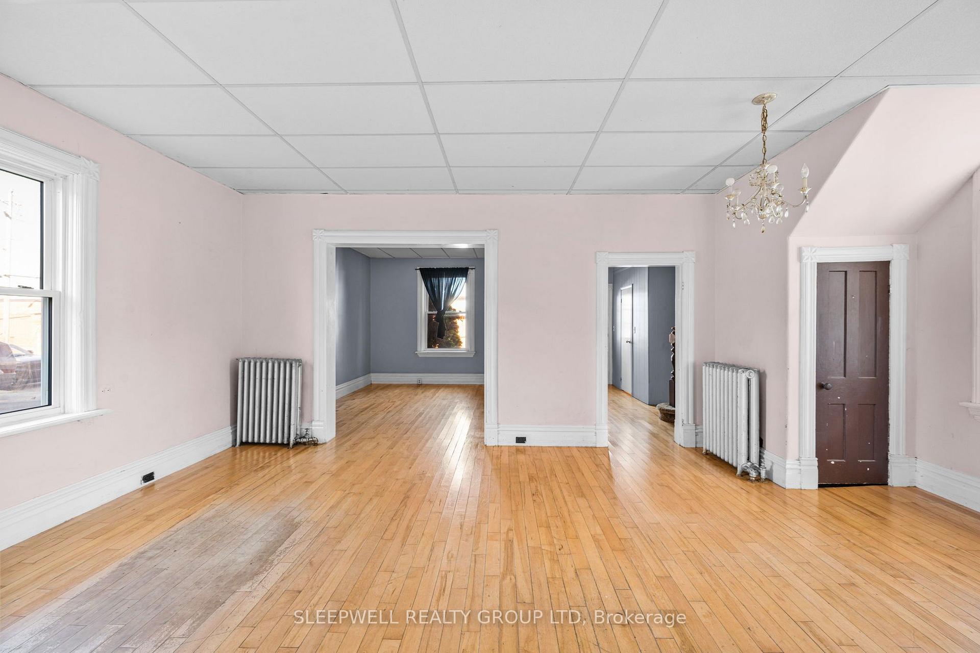 Photo 8 of 151 Renfrew Avenue W, Renfrew, Renfrew — HOMEH