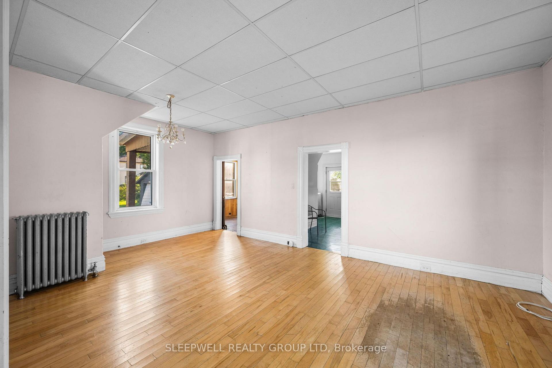 Photo 9 of 151 Renfrew Avenue W, Renfrew, Renfrew — HOMEH