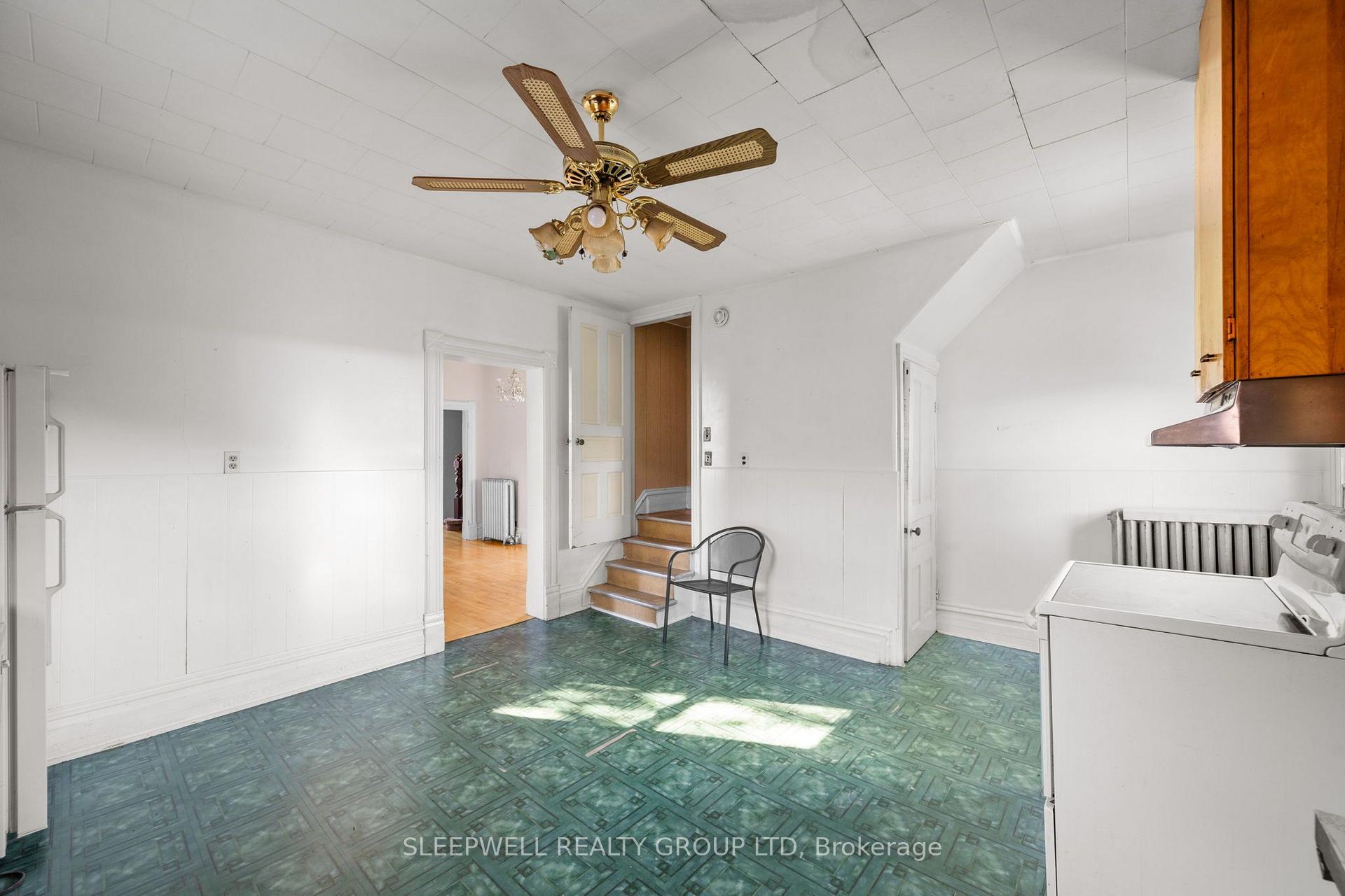 Photo 13 of 151 Renfrew Avenue W, Renfrew, Renfrew — HOMEH