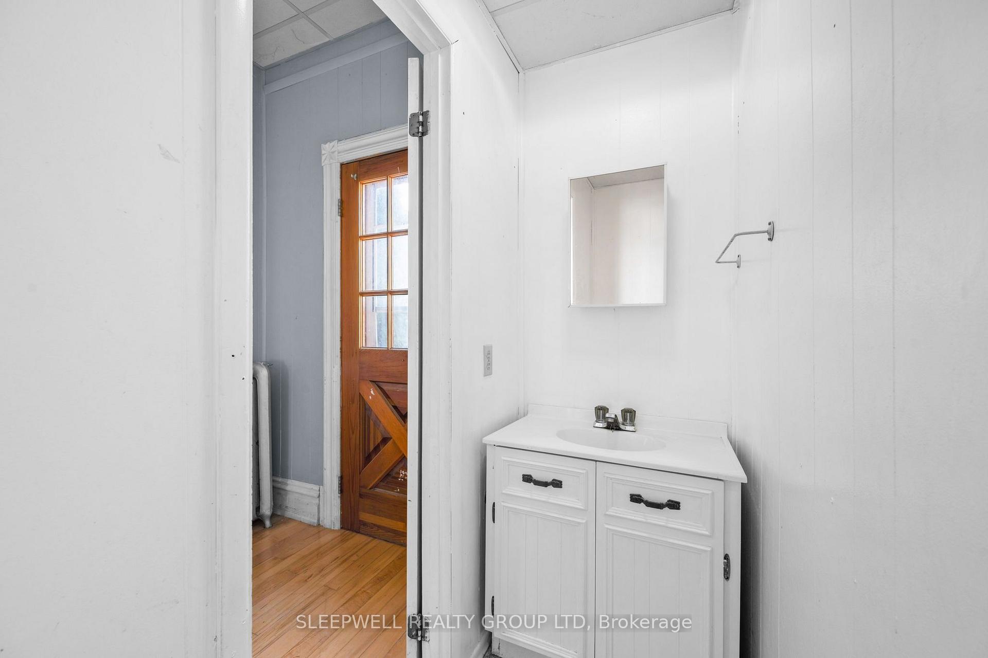 Photo 14 of 151 Renfrew Avenue W, Renfrew, Renfrew — HOMEH