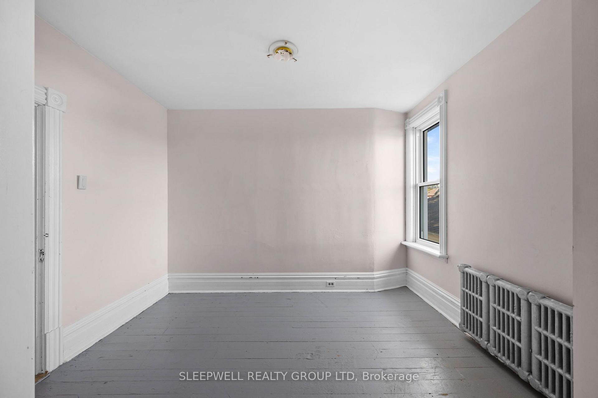 Photo 18 of 151 Renfrew Avenue W, Renfrew, Renfrew — HOMEH